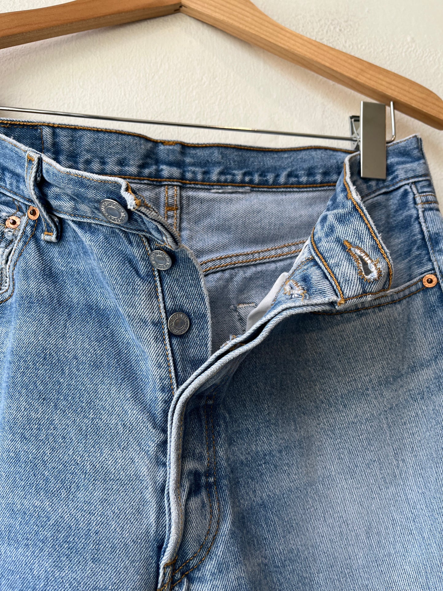 Y2K Levi's 501XX 31"