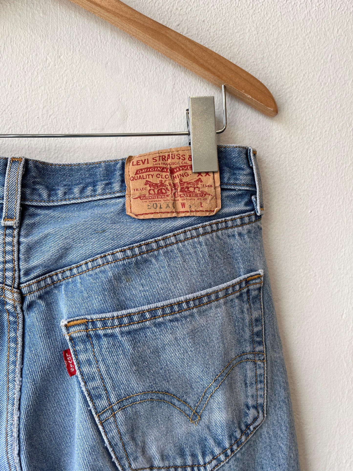 Y2K Levi's 501XX 31"