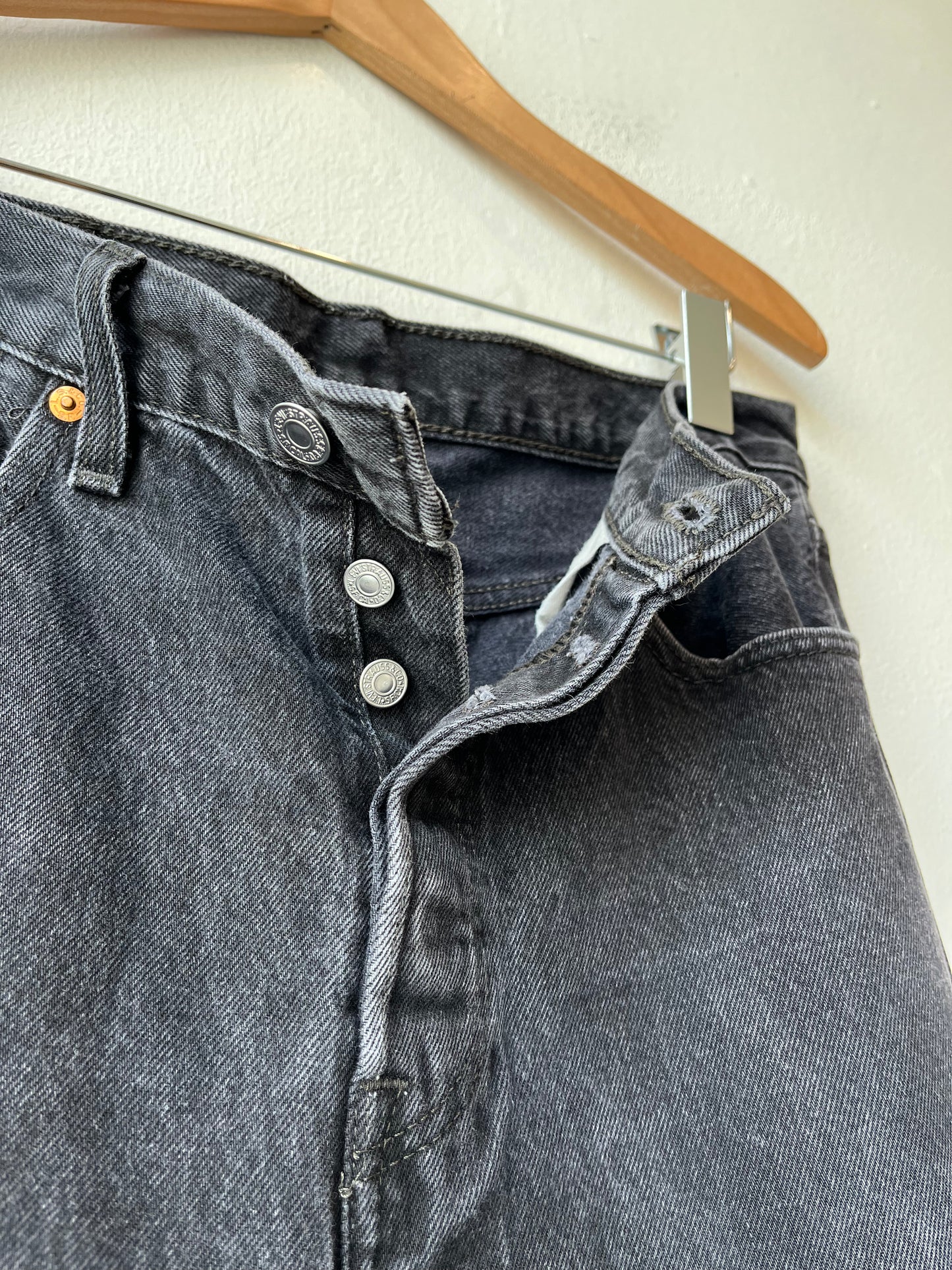 Y2K Levi's Black 501 30"