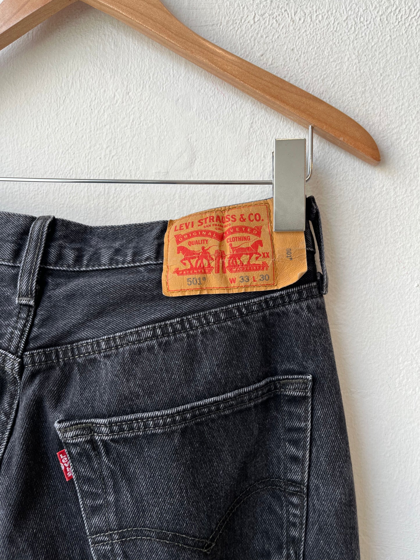 Y2K Levi's Black 501 30"