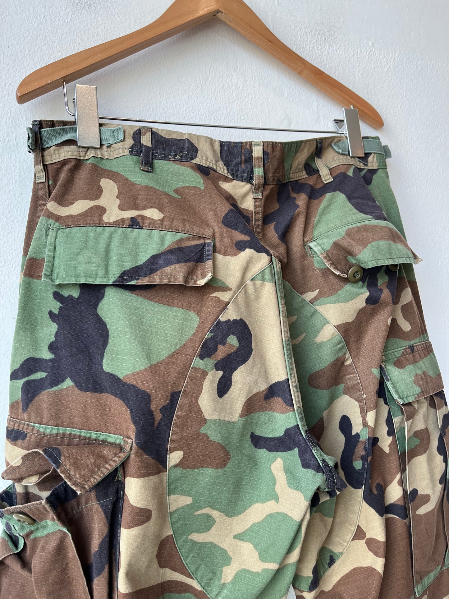 2001 Woodland Camo Pants 28-32"