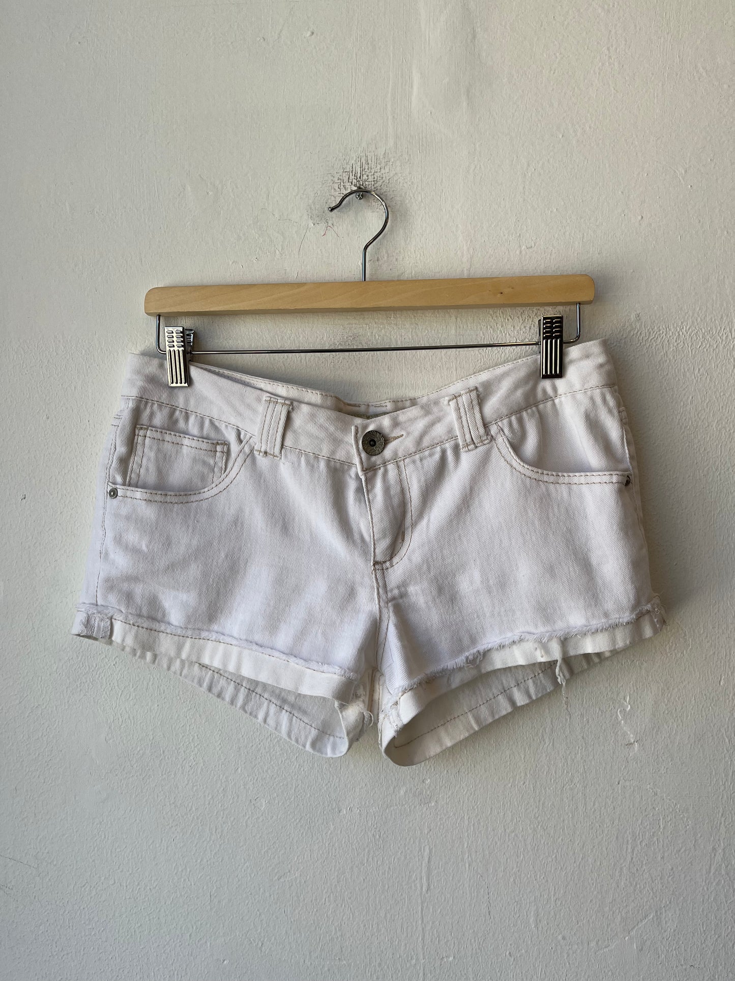Y2K White Low Rise Shorts 32"