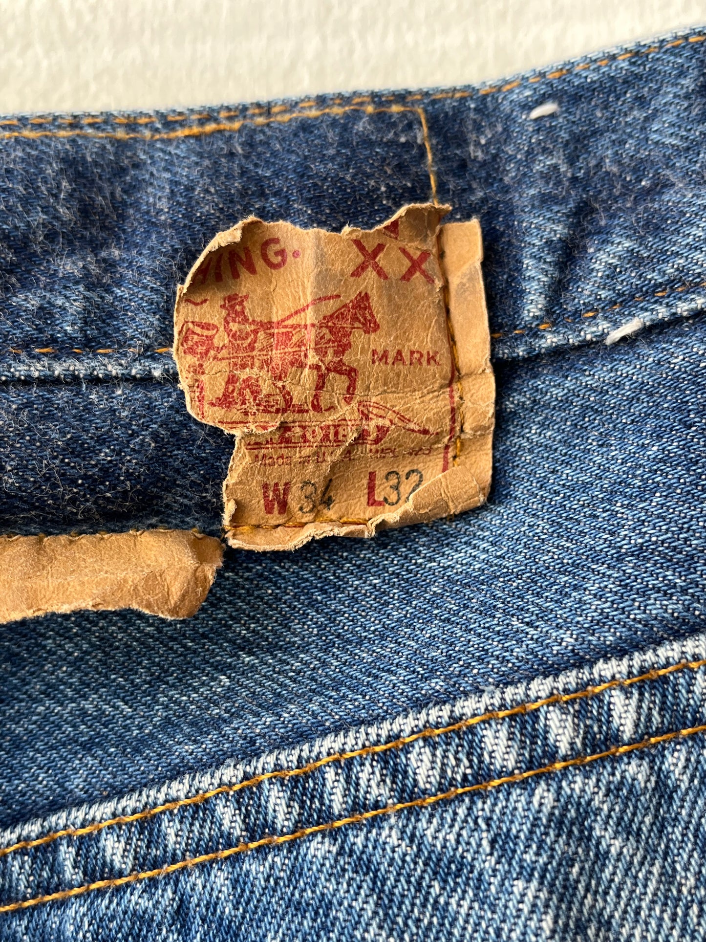 90's Levi's 501 31"