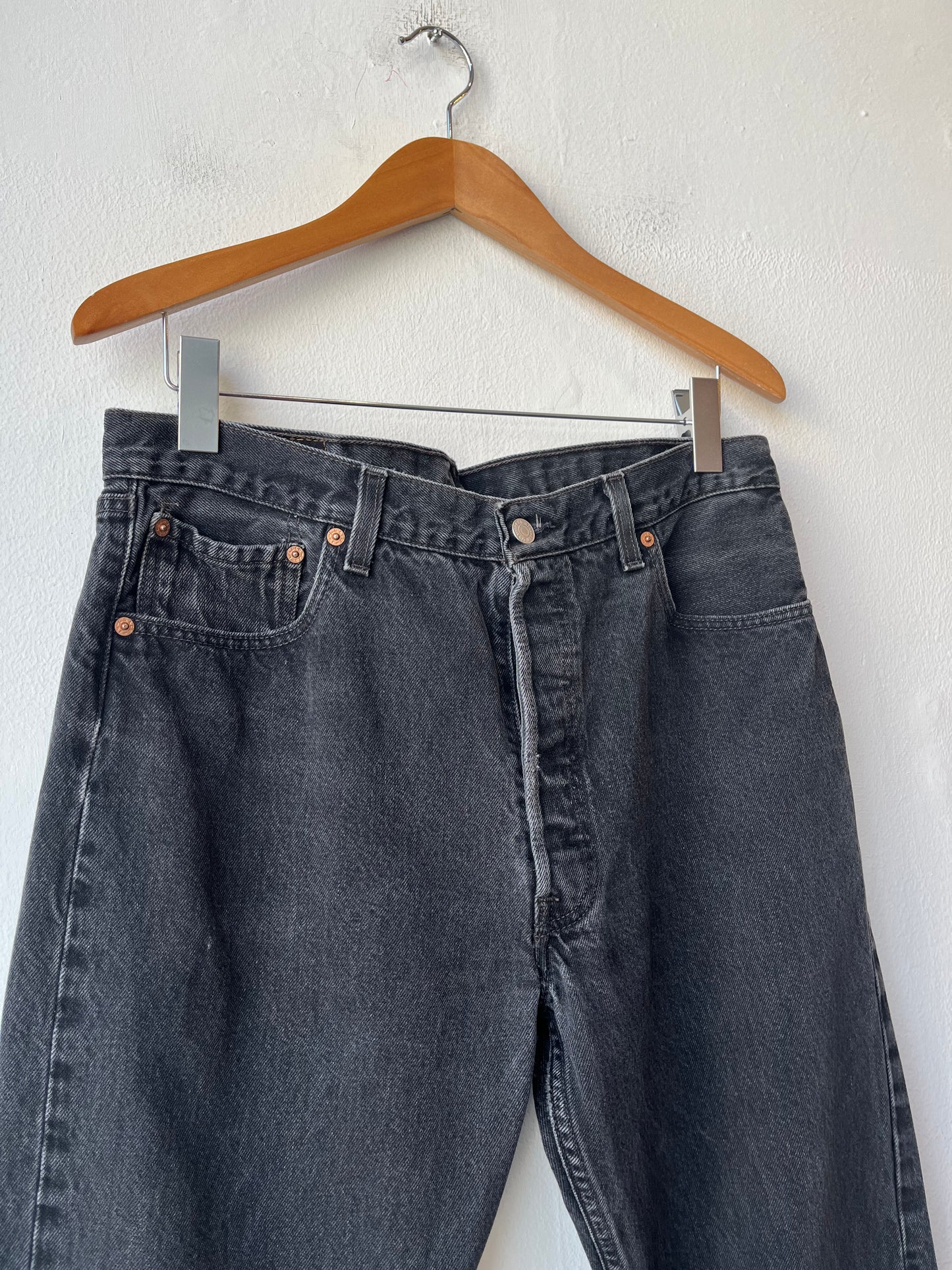 90's Levi's Black 501 34"