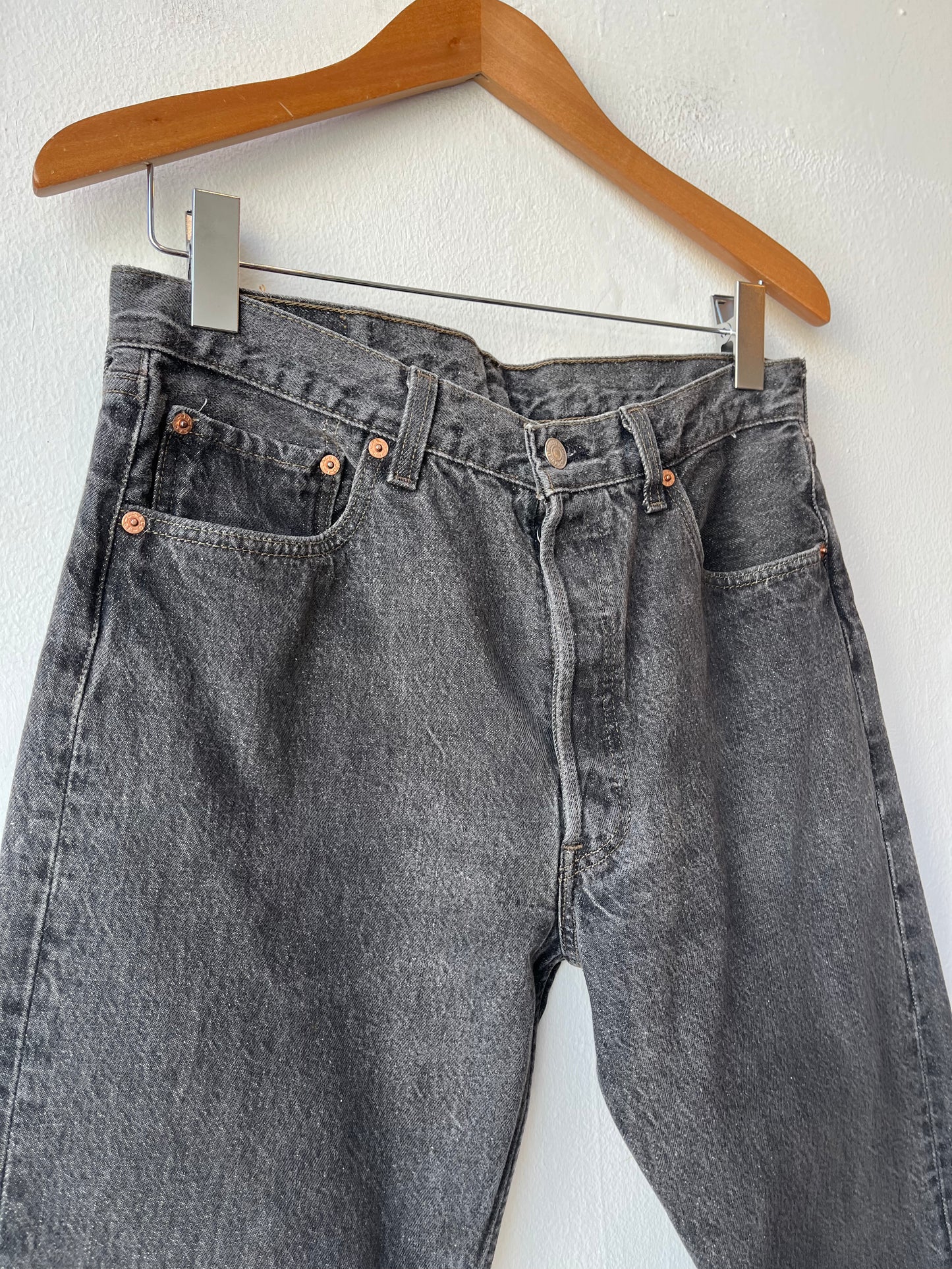 90's Levi's Black 501 32"