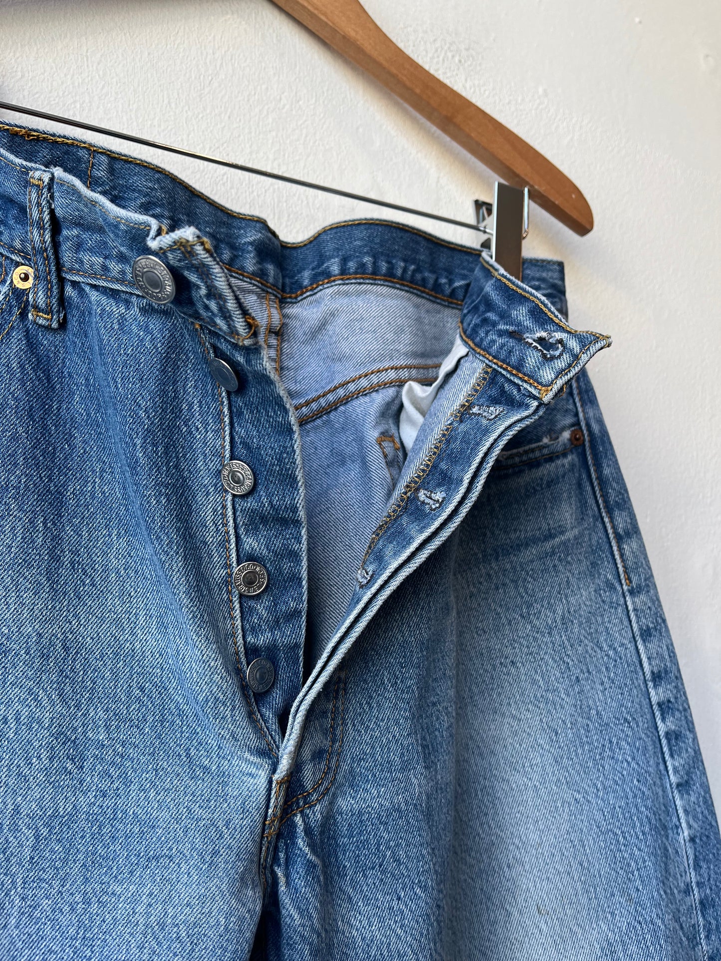 Y2K Levi's 501 32"