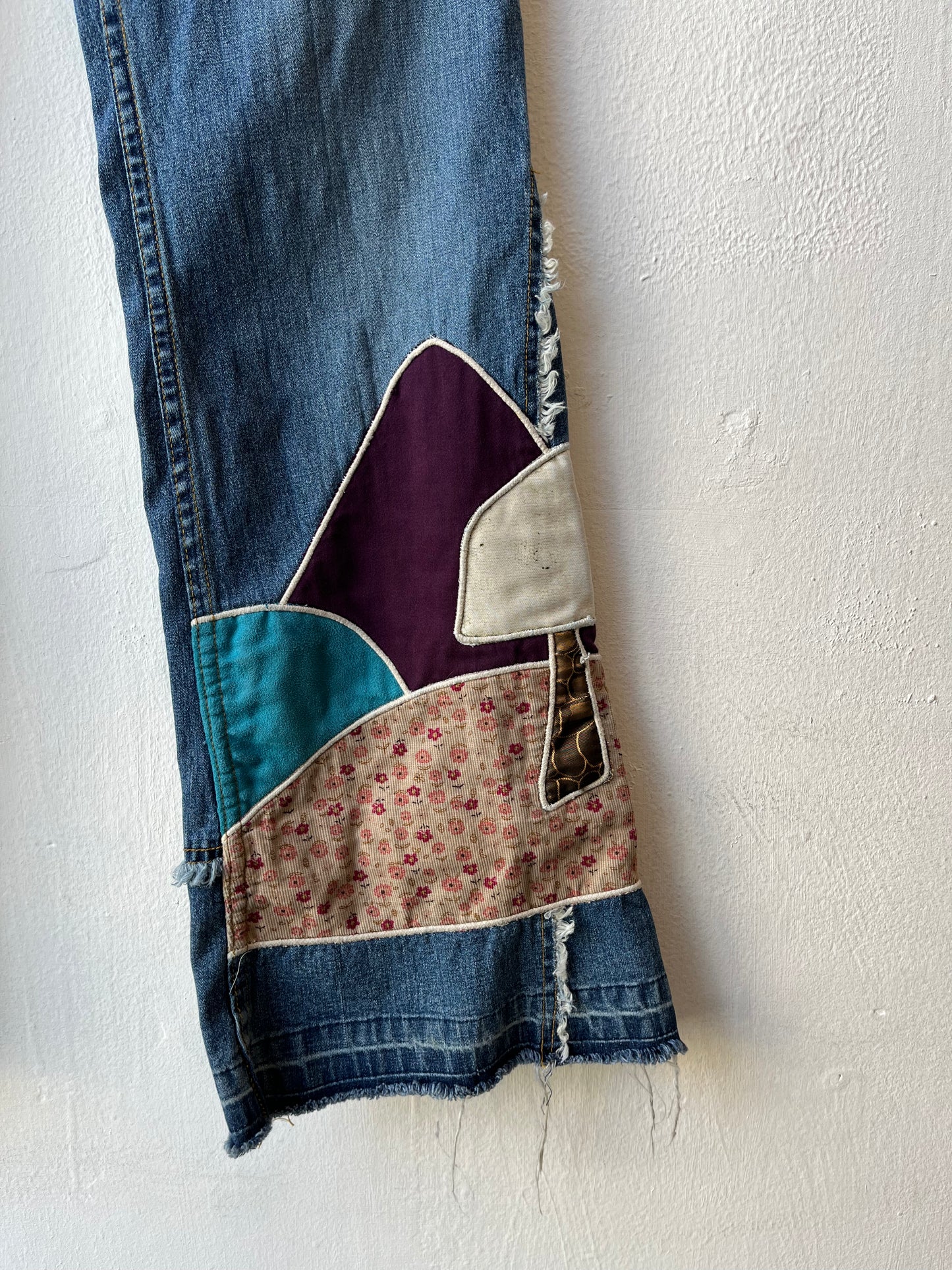 Y2K Applique Flare Jeans 30"