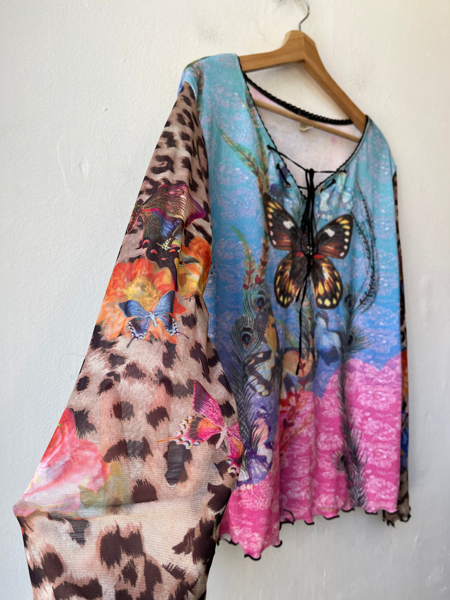 90's Butterfly AOP Top