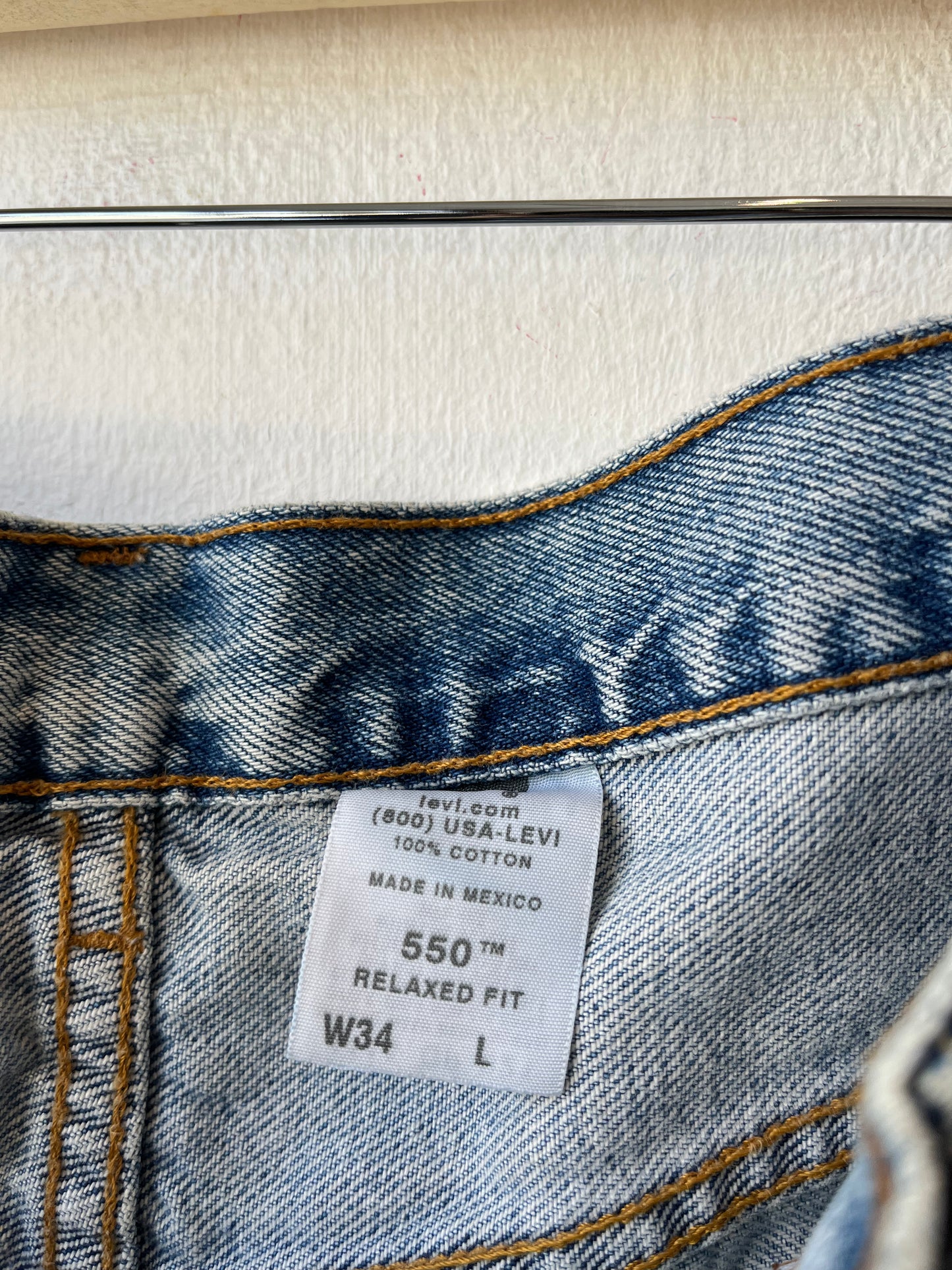 Y2K Levi's 550 Shorts 32"