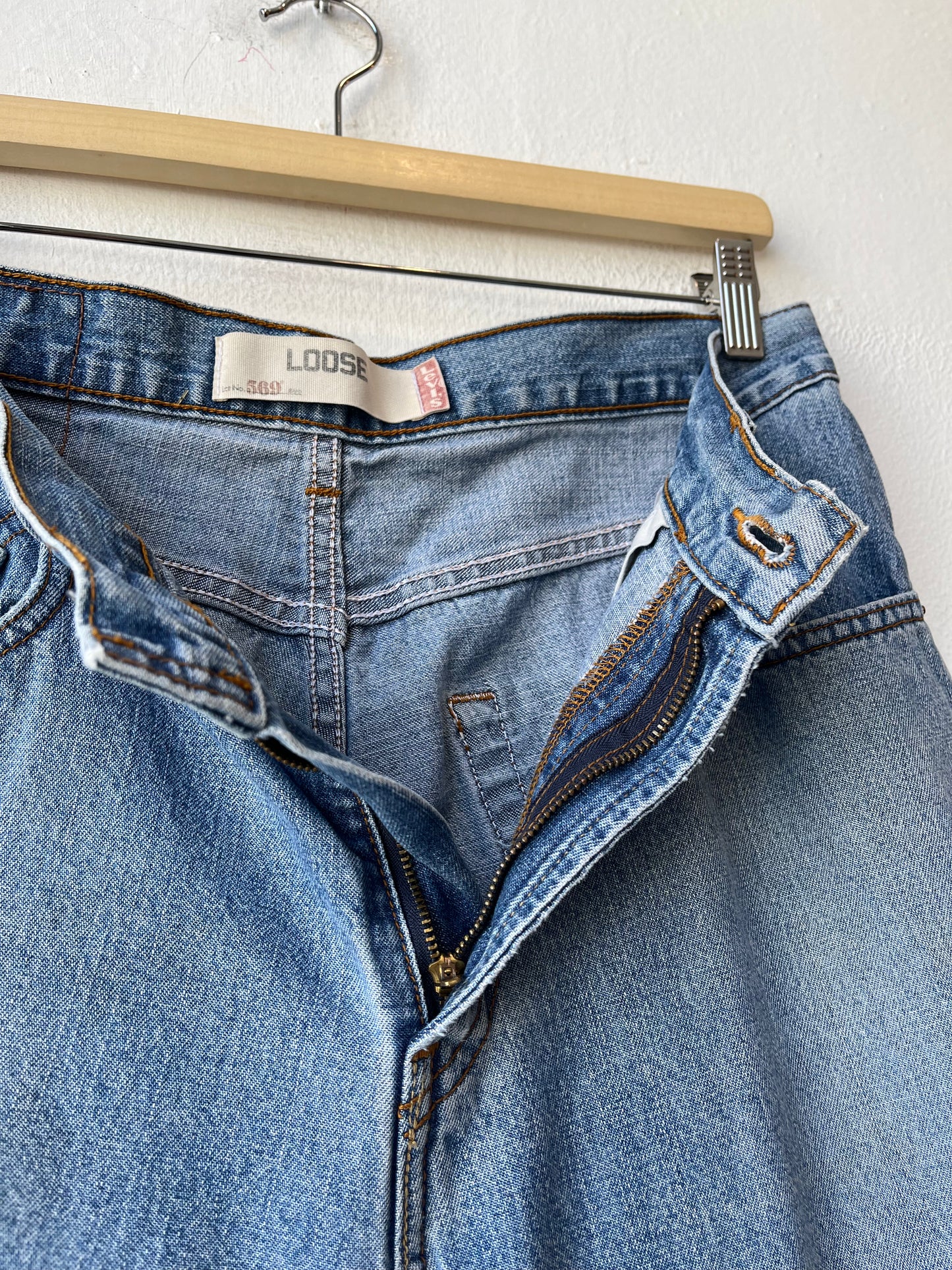 Y2K Levi's 569 Shorts 31"