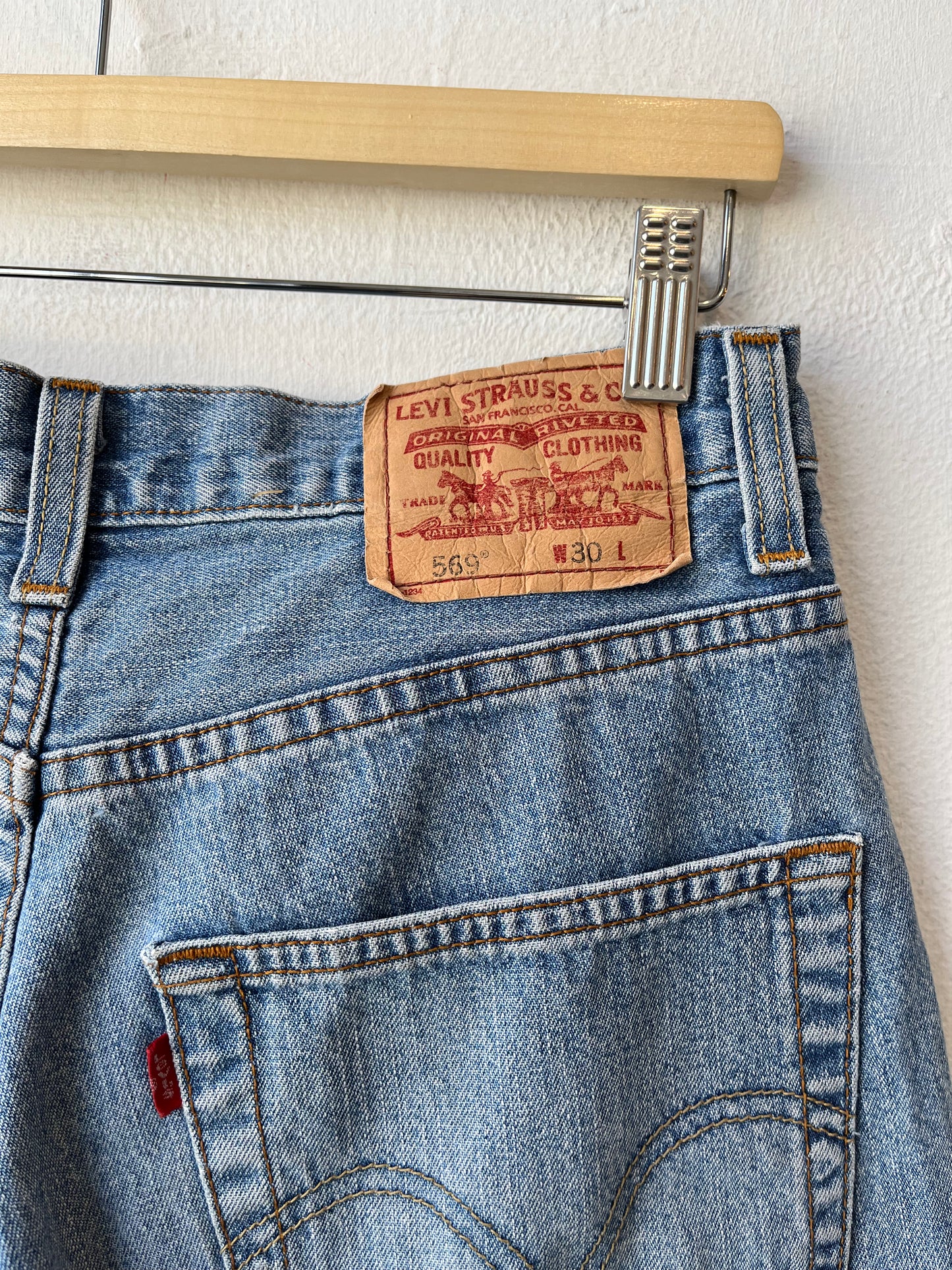 Y2K Levi's 569 Shorts 31"