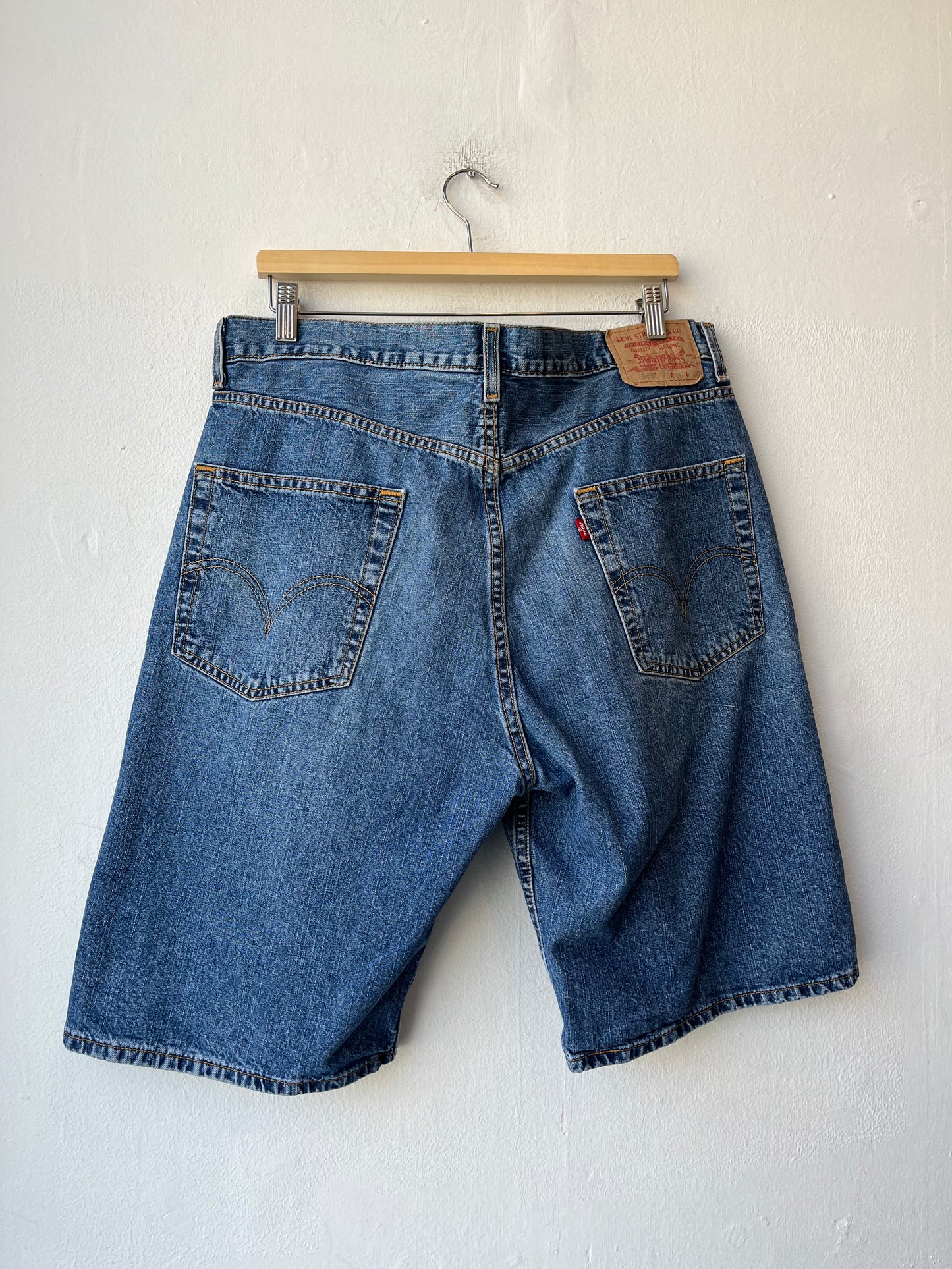 Y2K Levi's 569 Shorts 36"