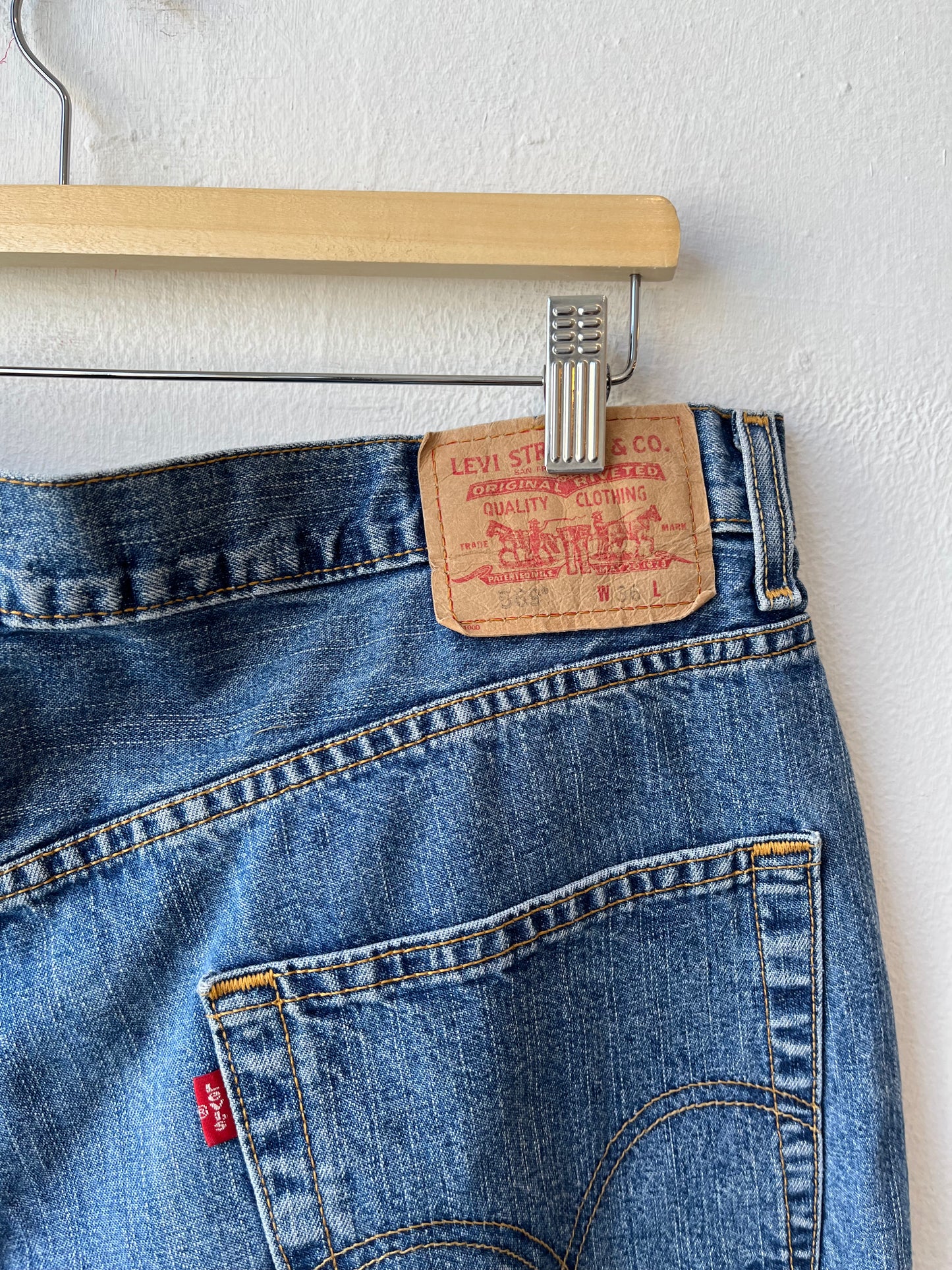 Y2K Levi's 569 Shorts 36"