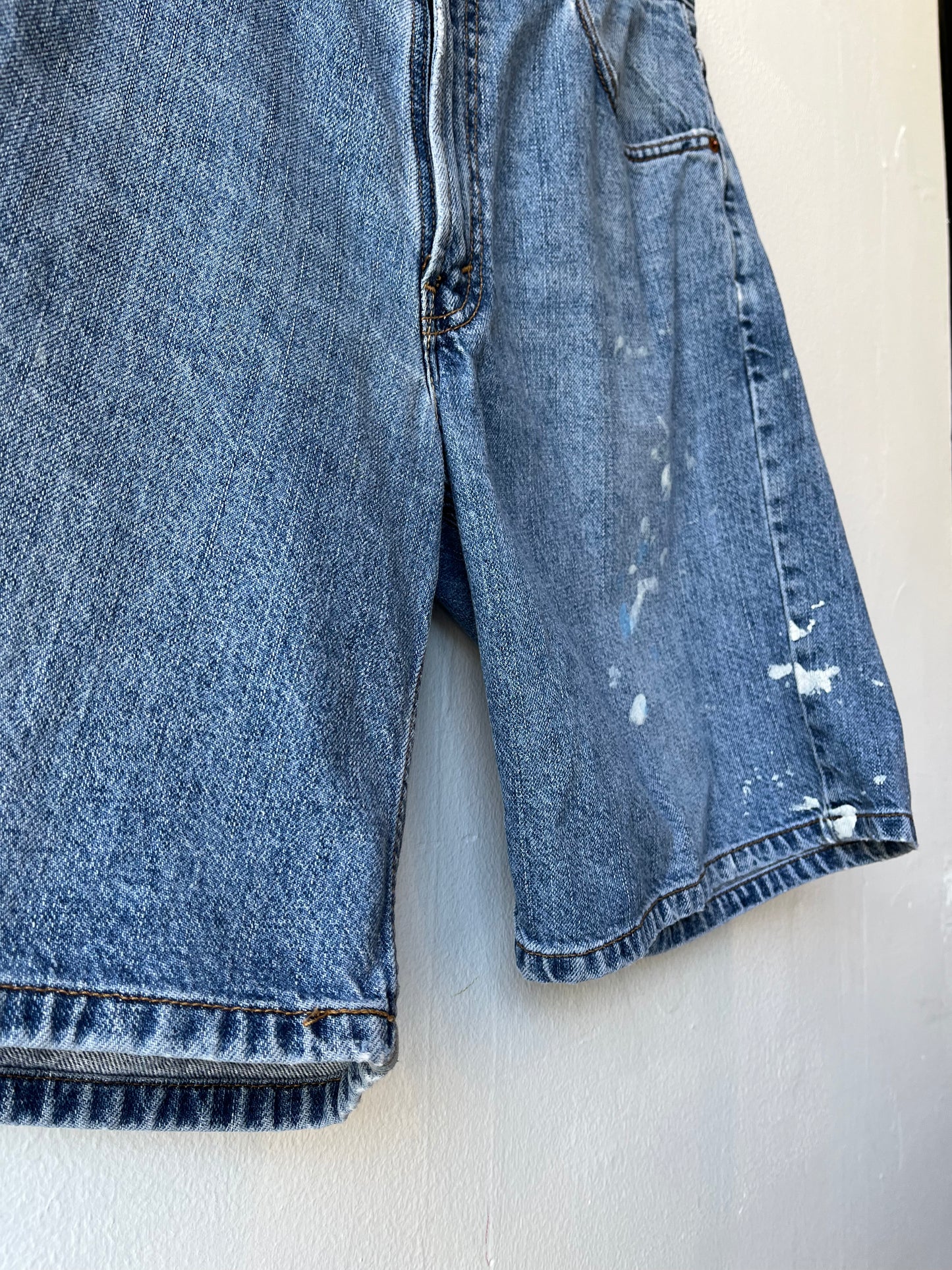 90's Levi's 550 Painted Shorts 35"