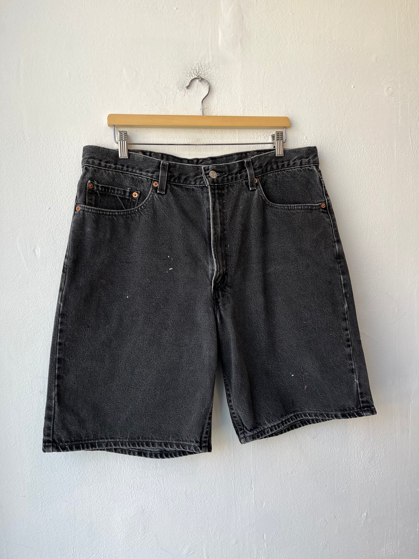 90's Levi's 550 Black Shorts 36"