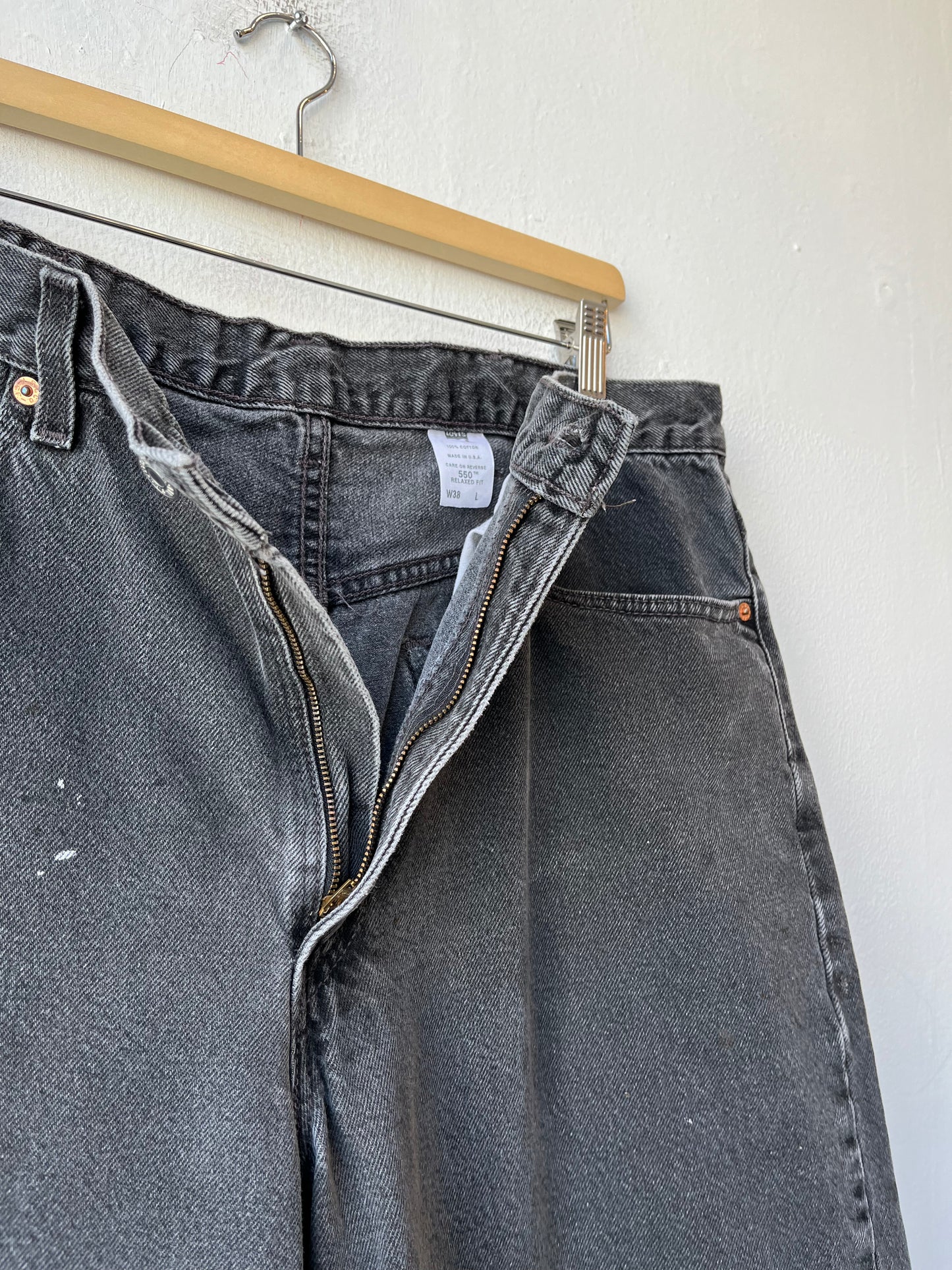 90's Levi's 550 Black Shorts 36"