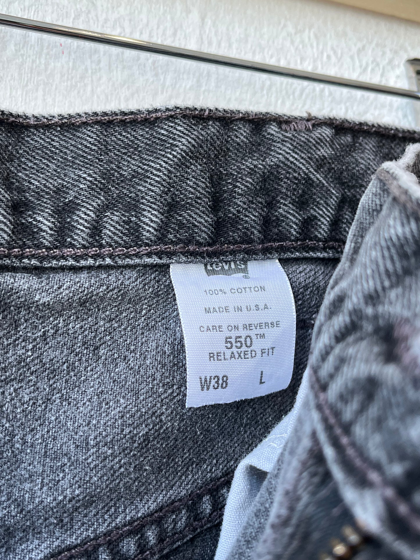 90's Levi's 550 Black Shorts 36"