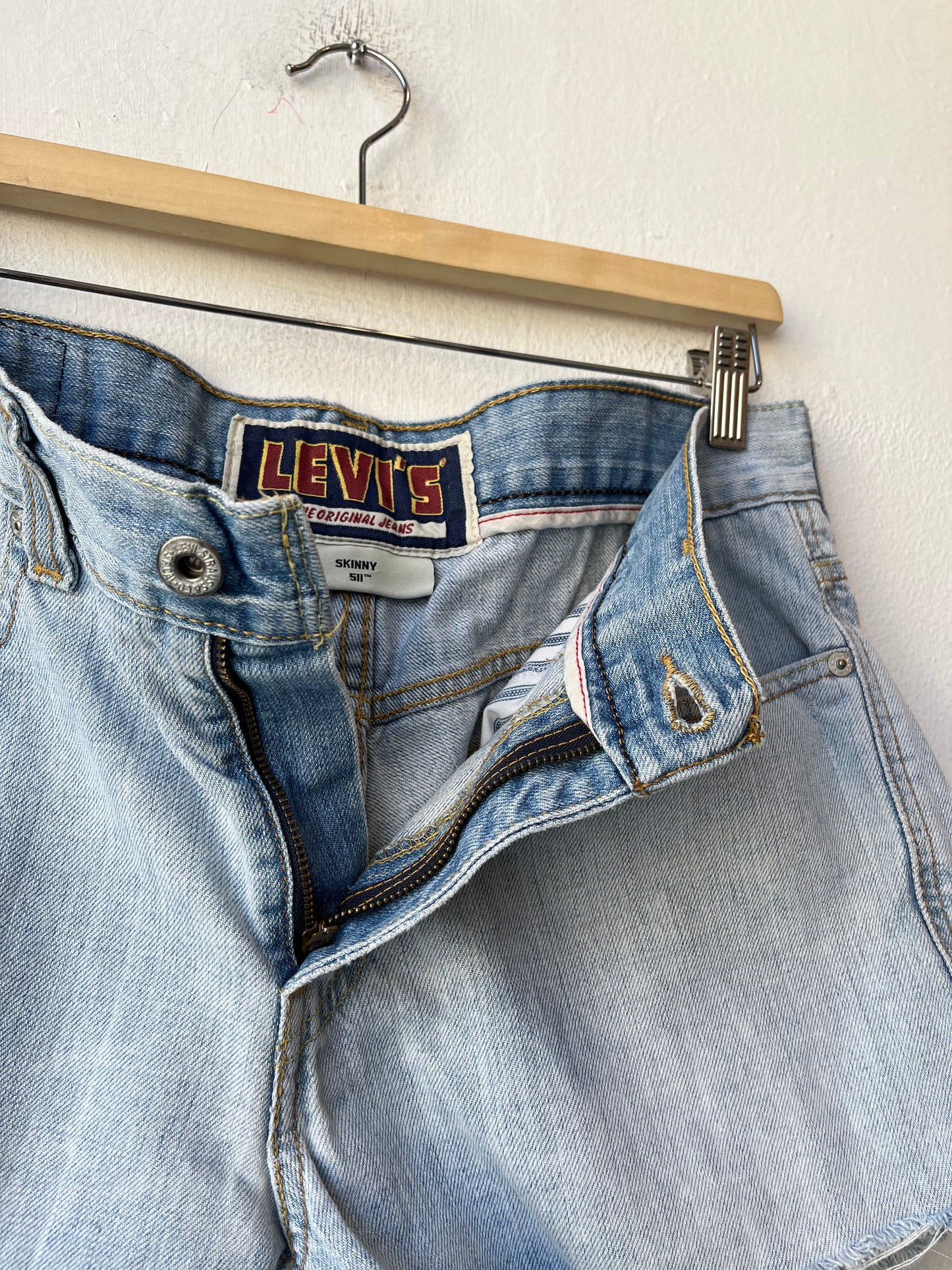 Y2K Levi's Cutoff Shorts 33"