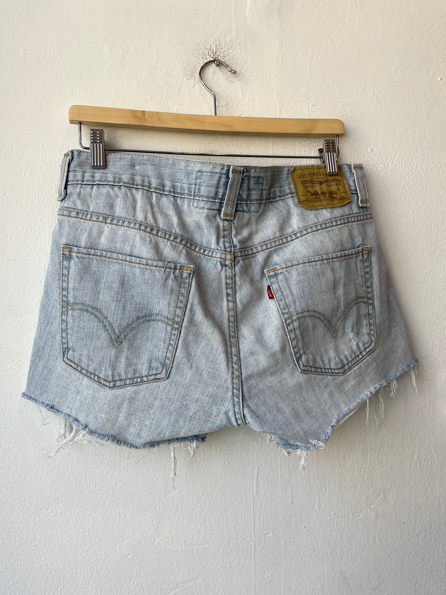 Y2K Levi's Cutoff Shorts 33"