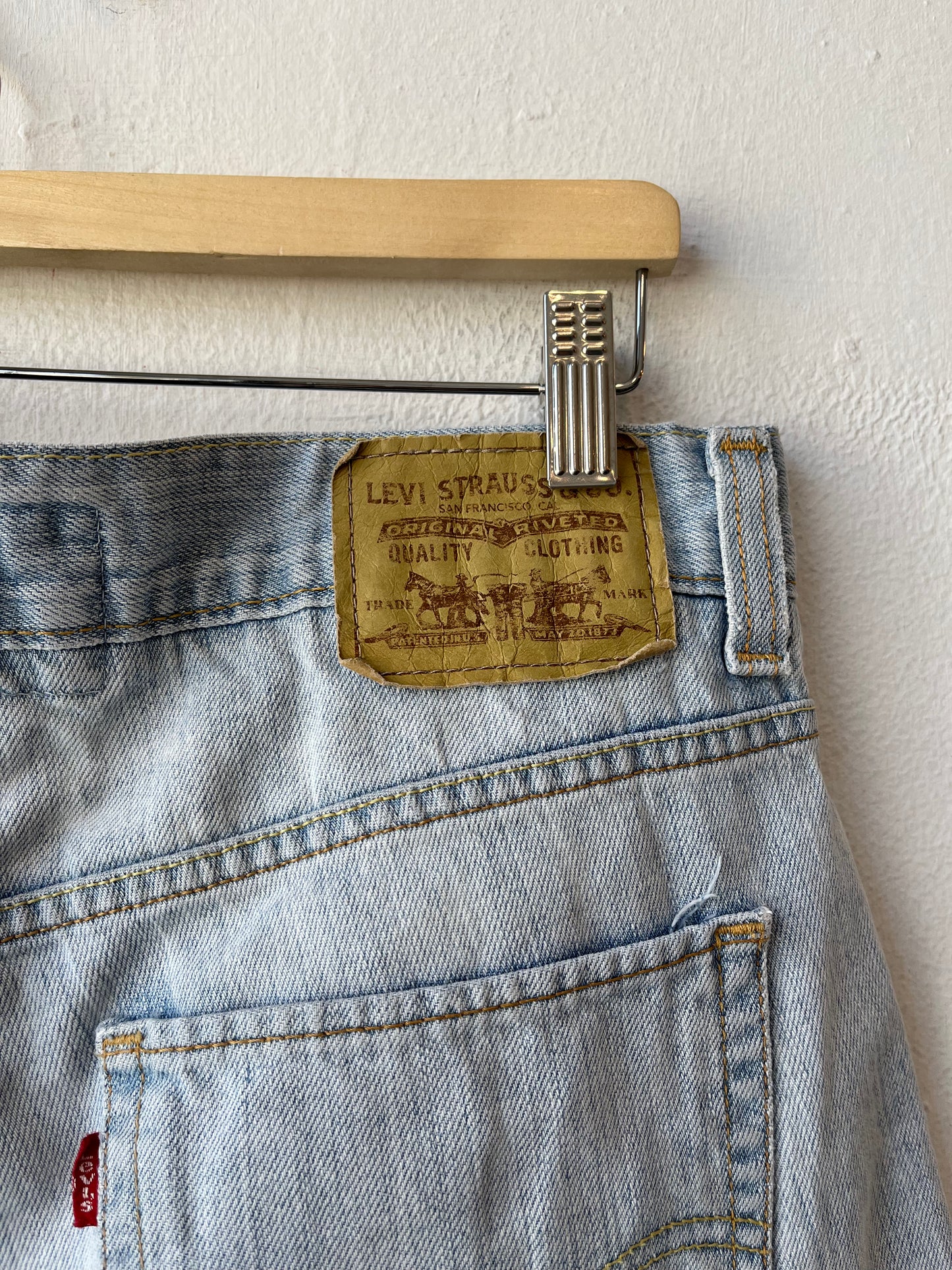 Y2K Levi's Cutoff Shorts 33"