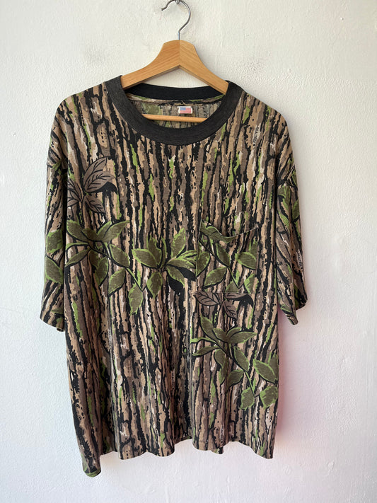 90's Realtree Pocket Tee