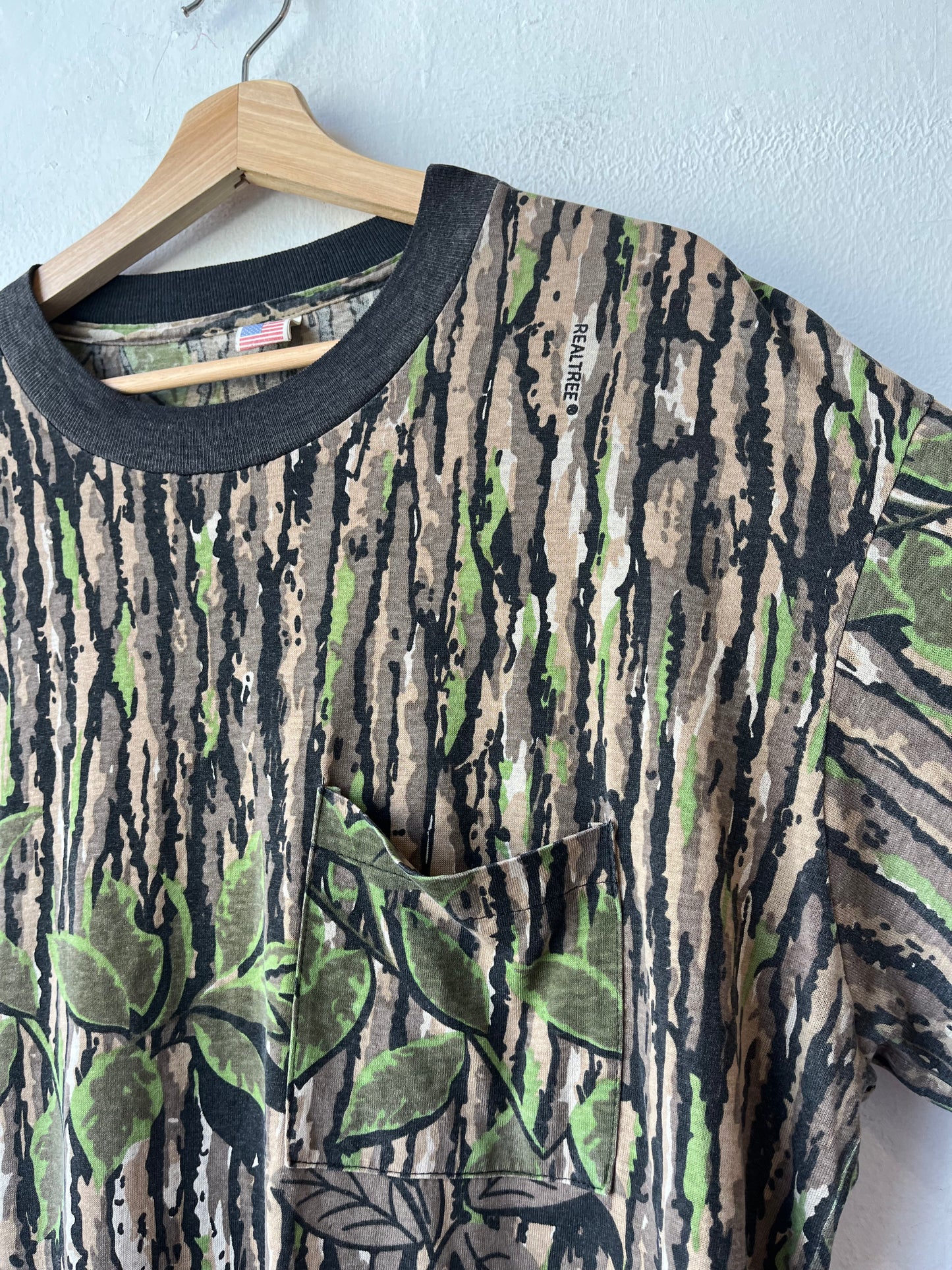 90's Realtree Pocket Tee