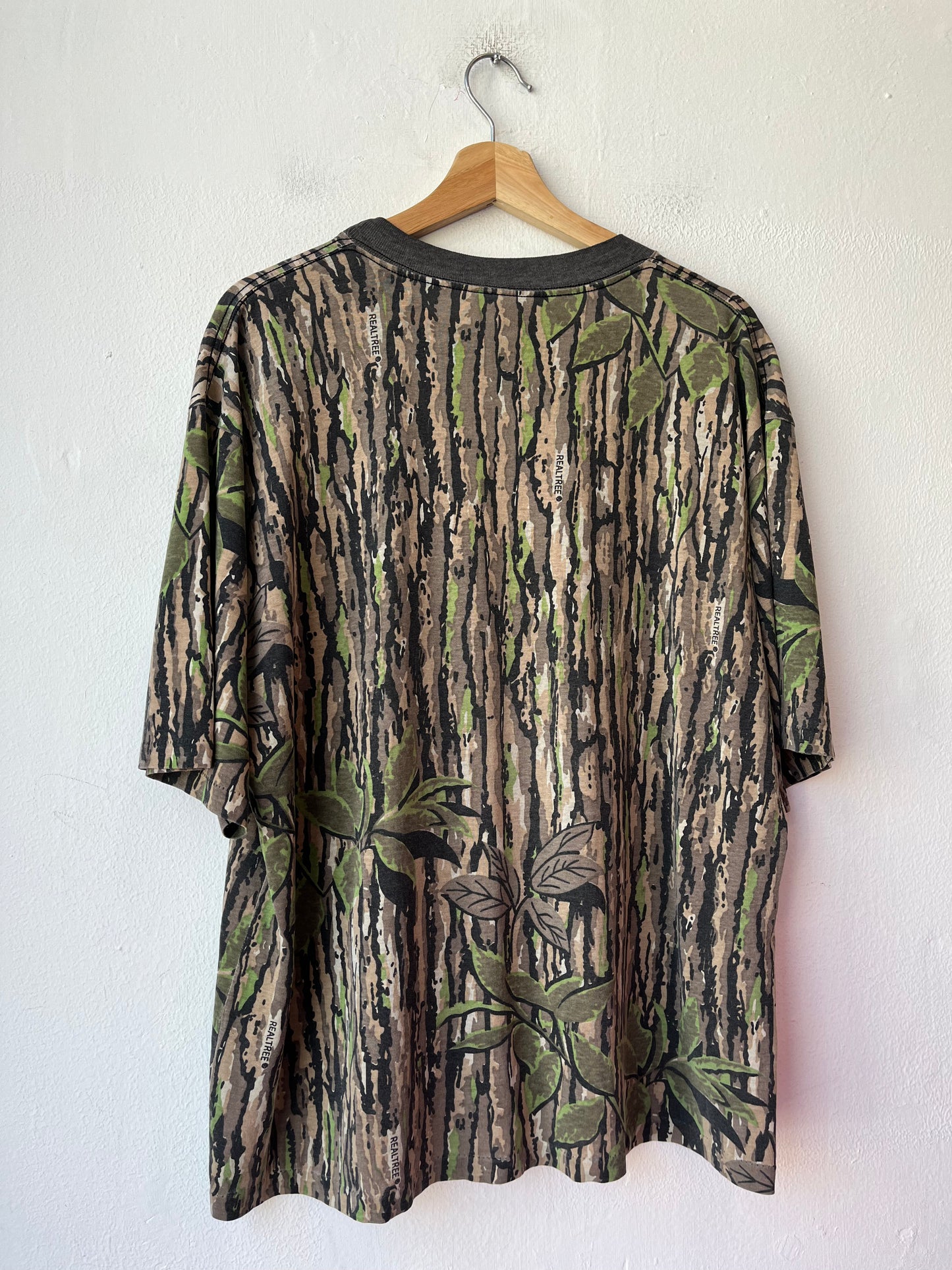 90's Realtree Pocket Tee
