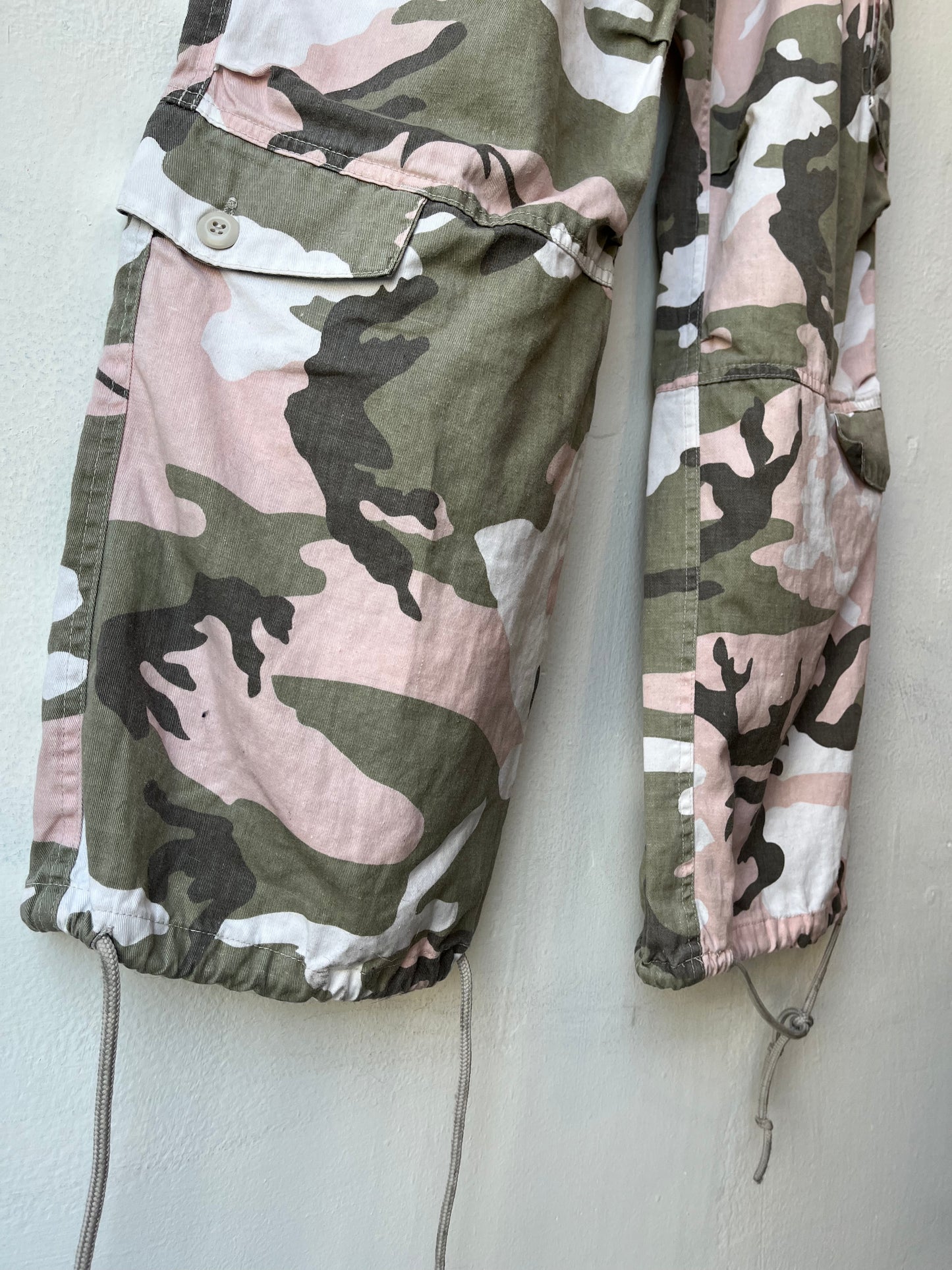 90's Pink Camo Drawstring Pants 27-34"