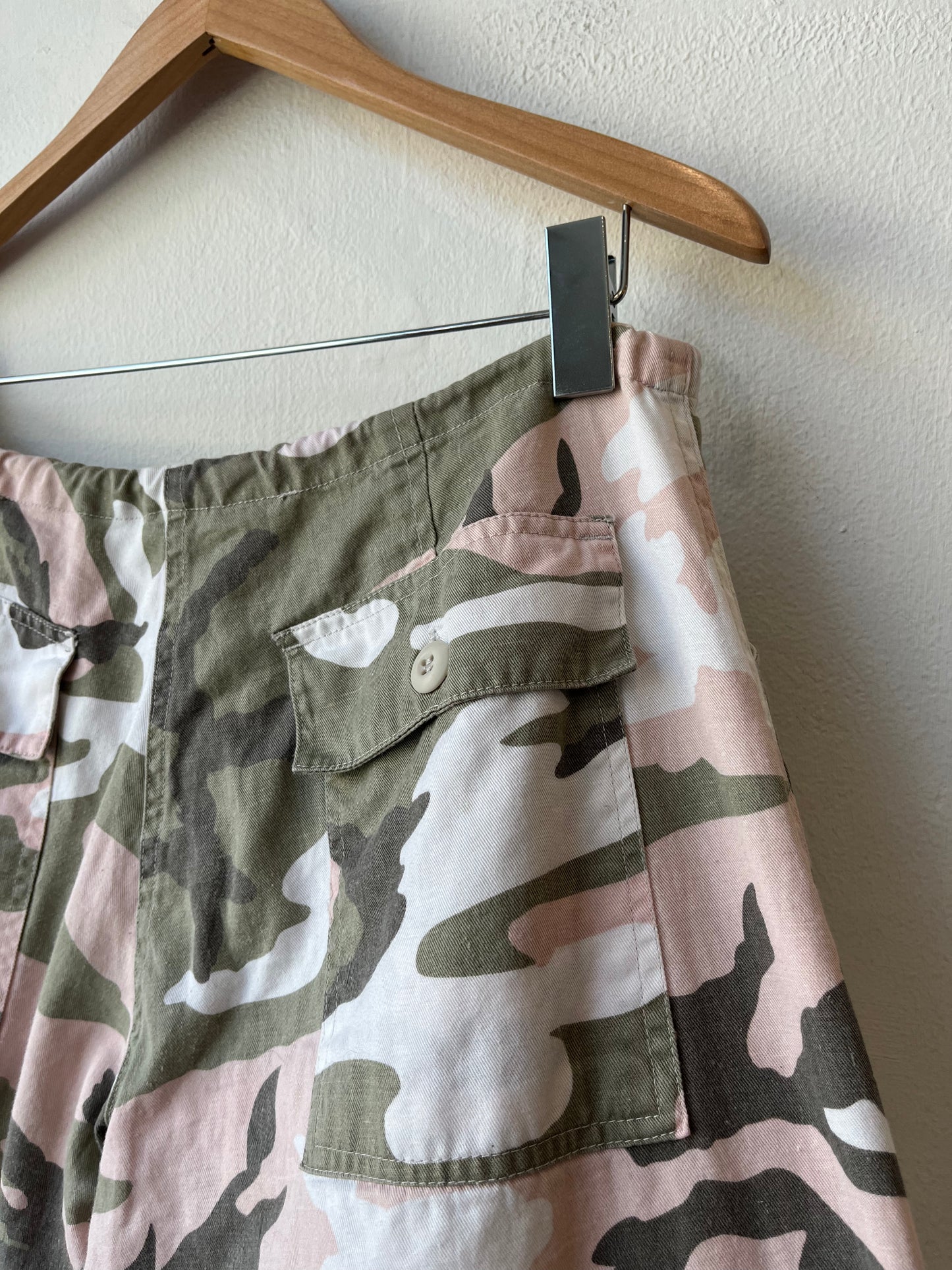 90's Pink Camo Drawstring Pants 27-34"