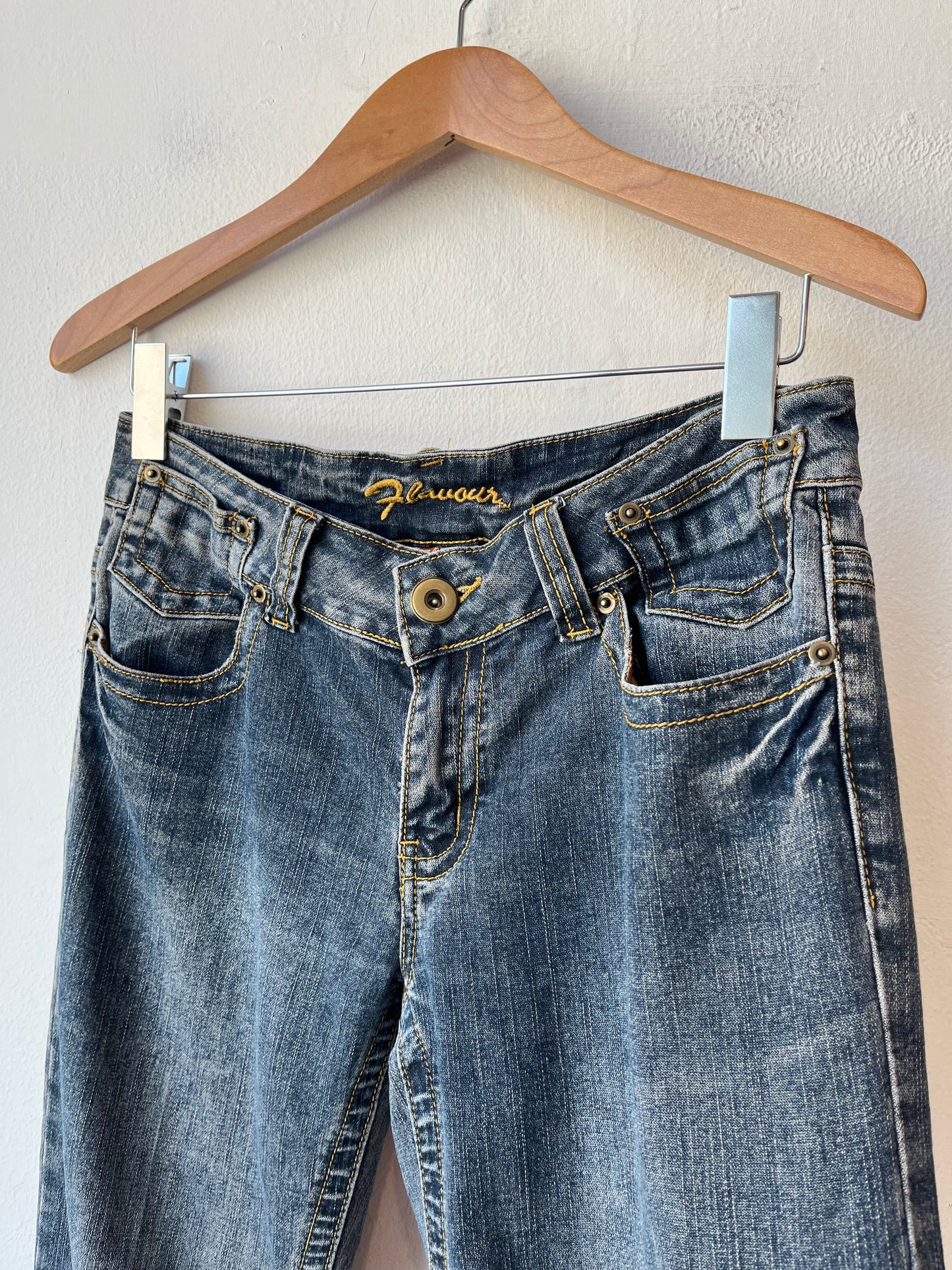 Y2K Mid Rise Flare Jeans 30"