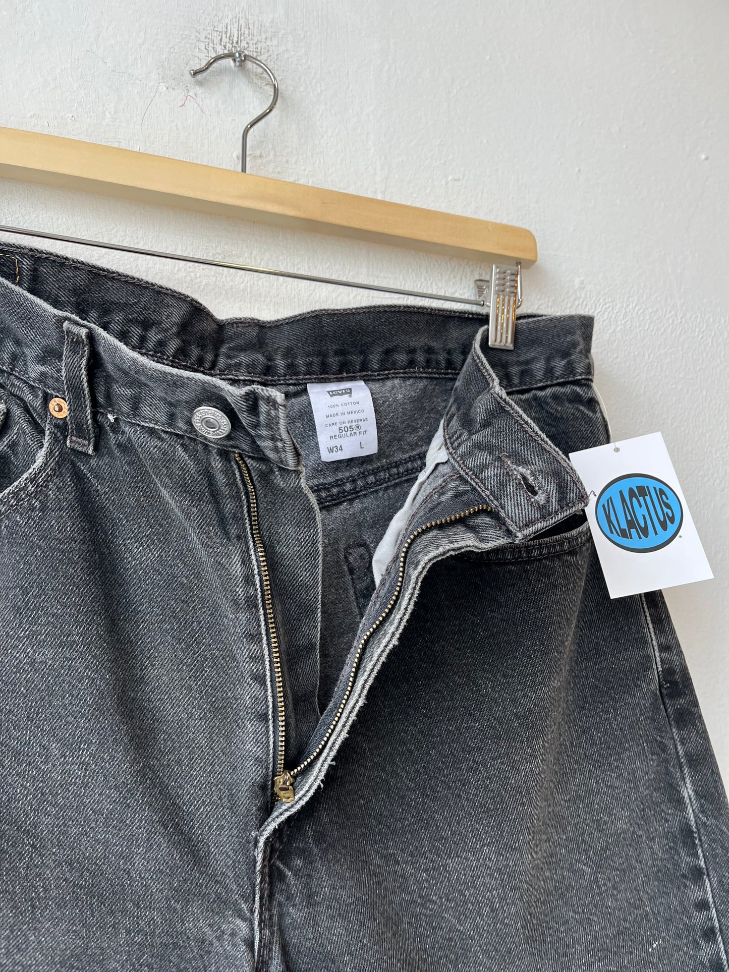 Y2K Levi's Black 505 Shorts 33"