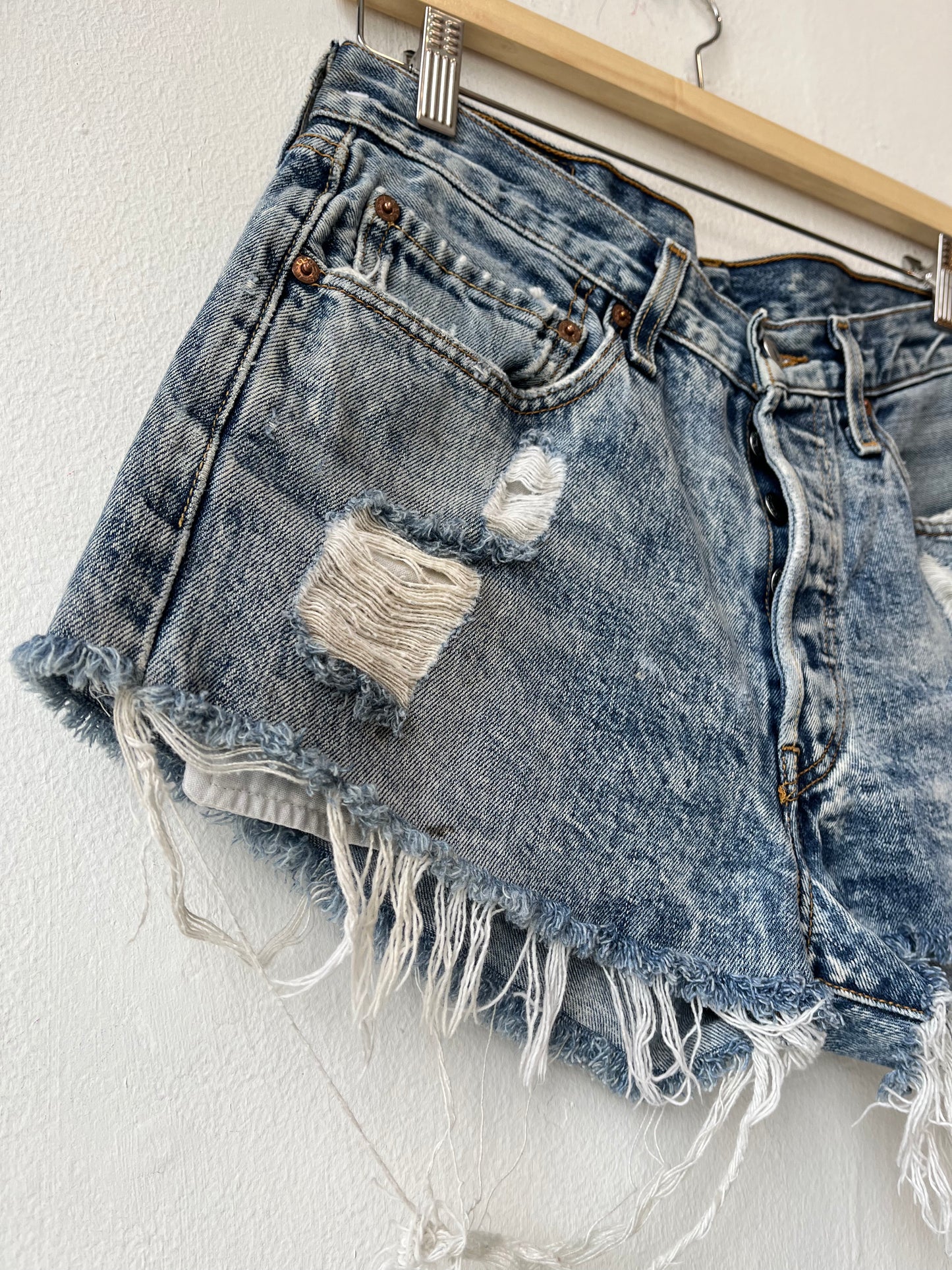 Y2K Levi's 501 Cutoff Shorts 30"