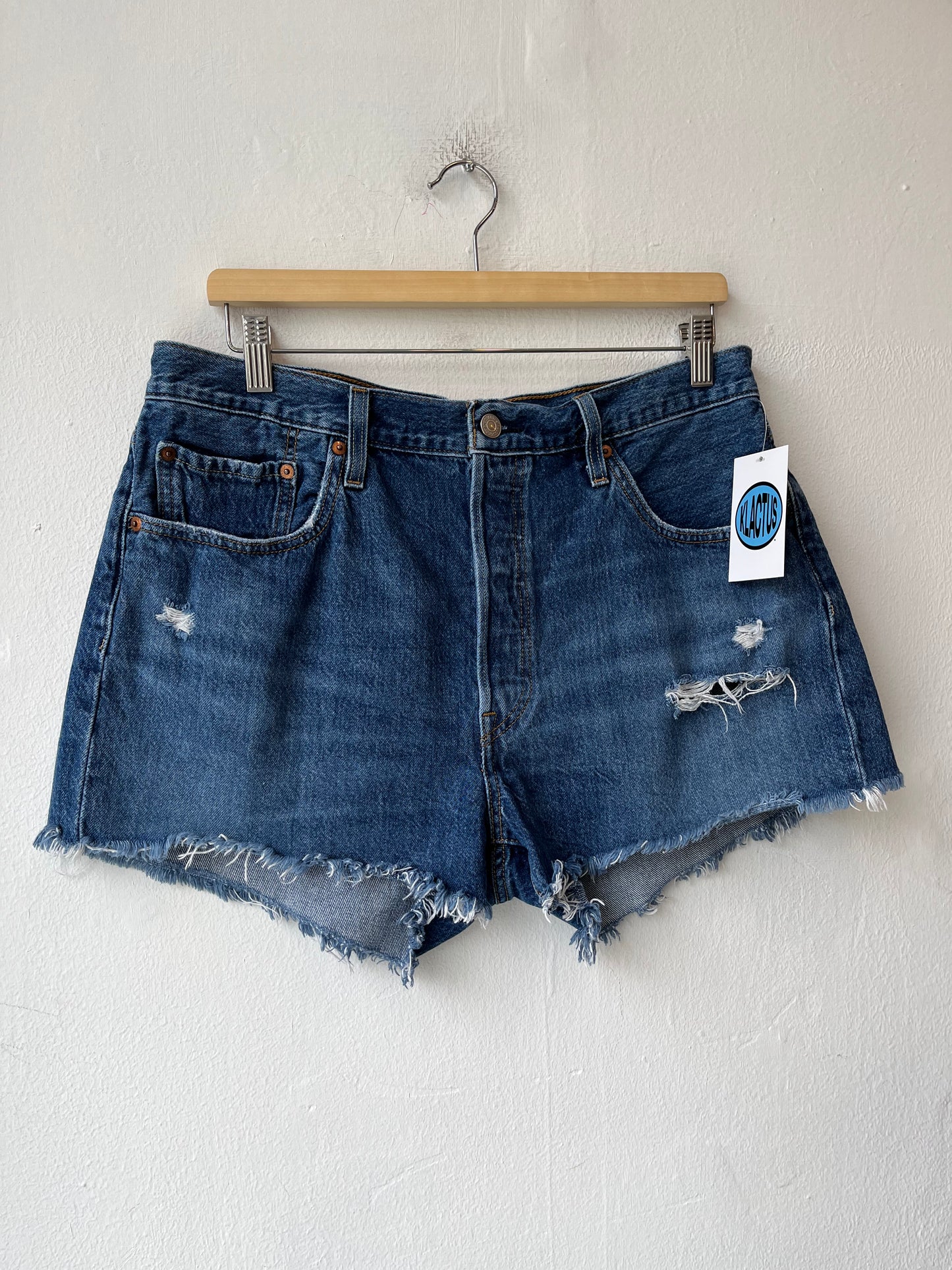 Y2K Levi's Cutoff Shorts 33"