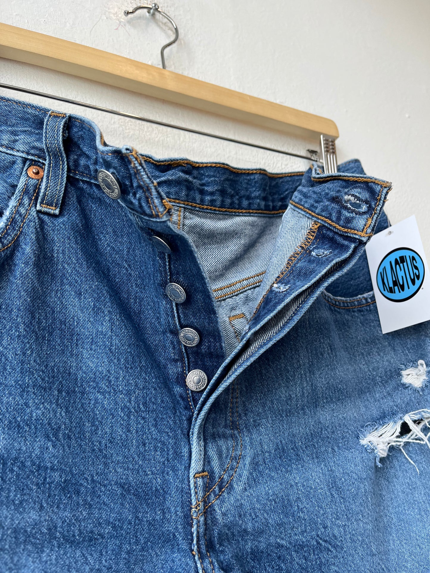 Y2K Levi's Cutoff Shorts 33"