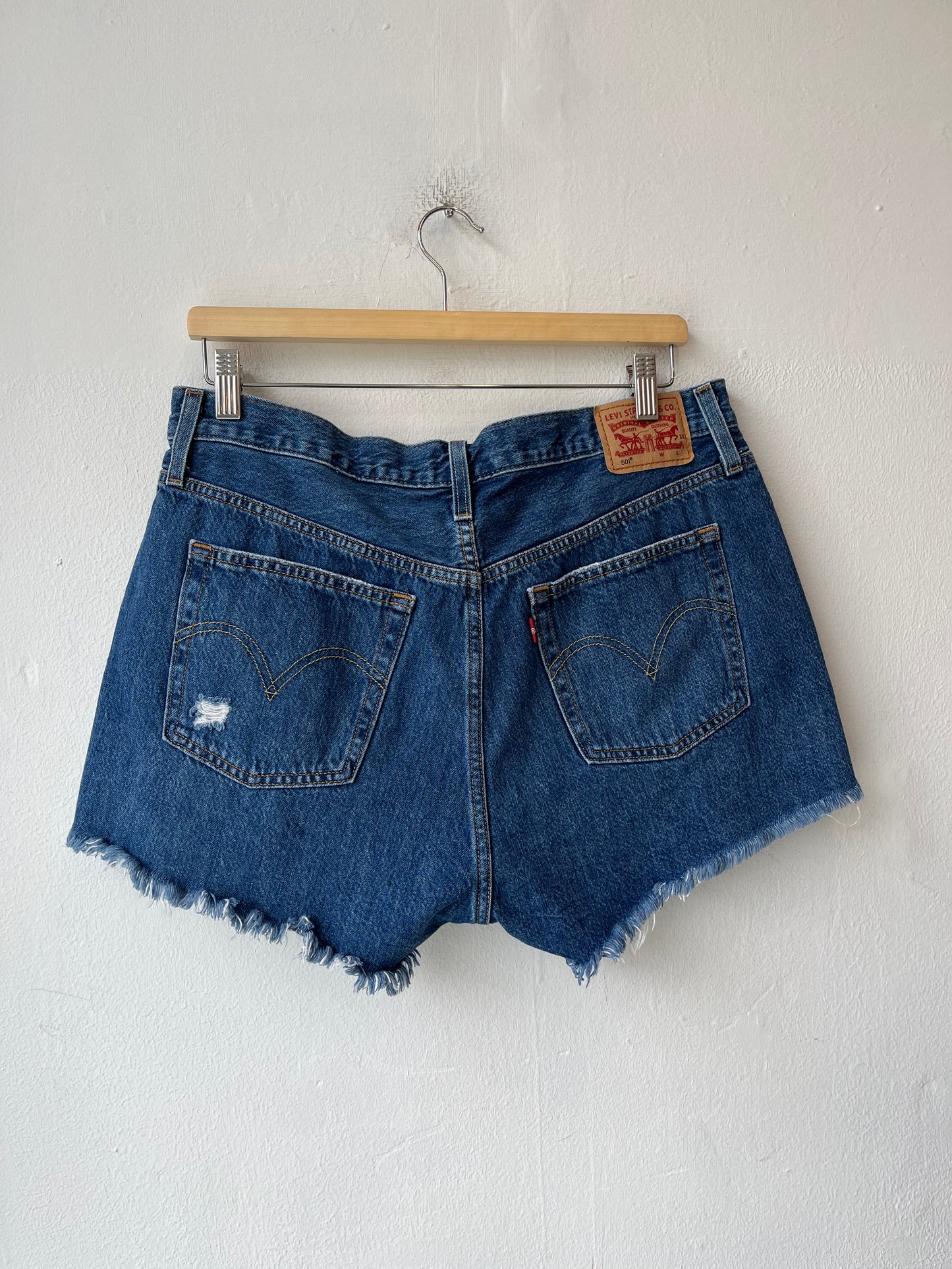 Y2K Levi's Cutoff Shorts 33"