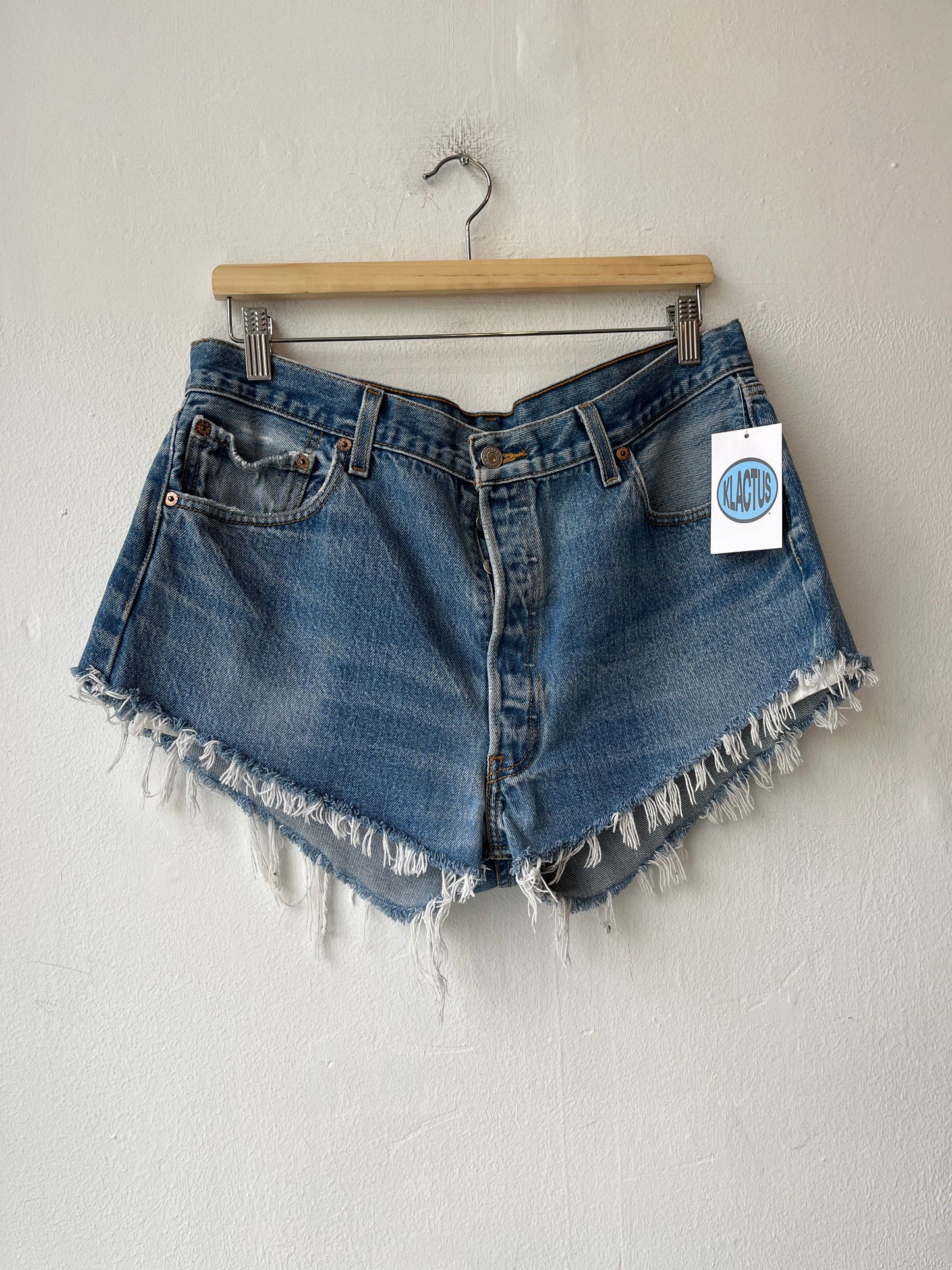 Y2K Levi's 501 Cutoff Shorts 33"