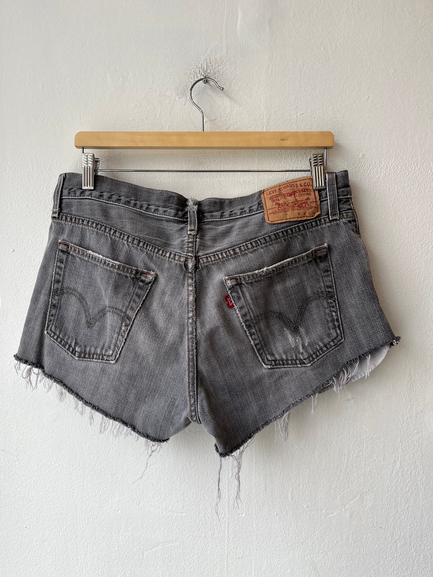 Y2K Levi's 527 Cutoff Shorts 32"