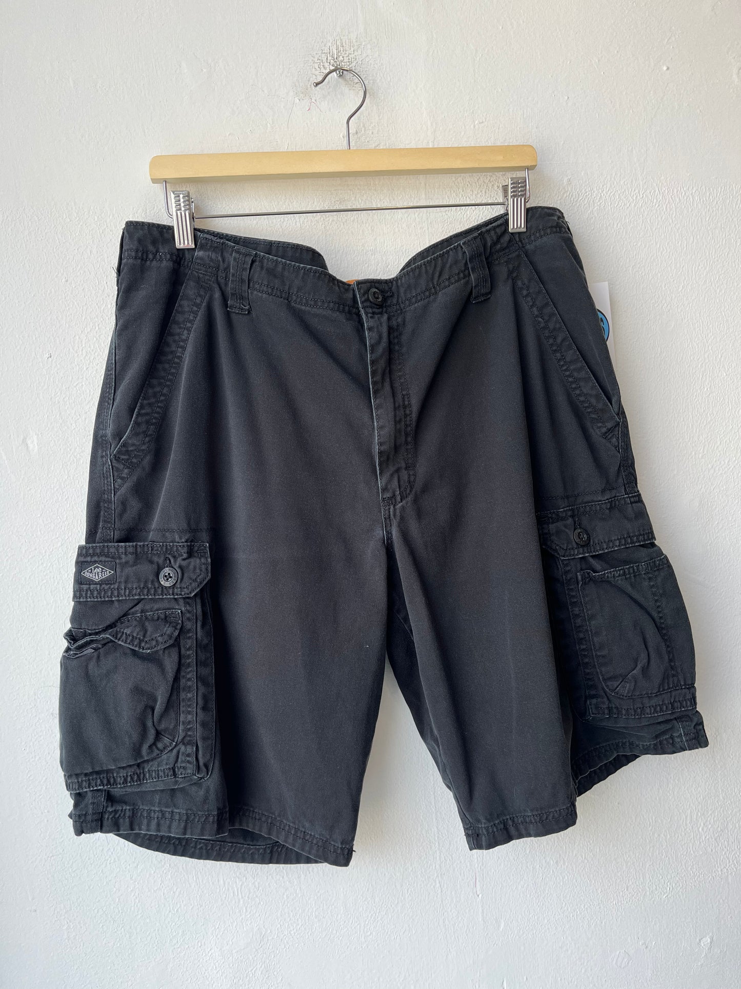 Y2K Lee Black Cargo Shorts 36"