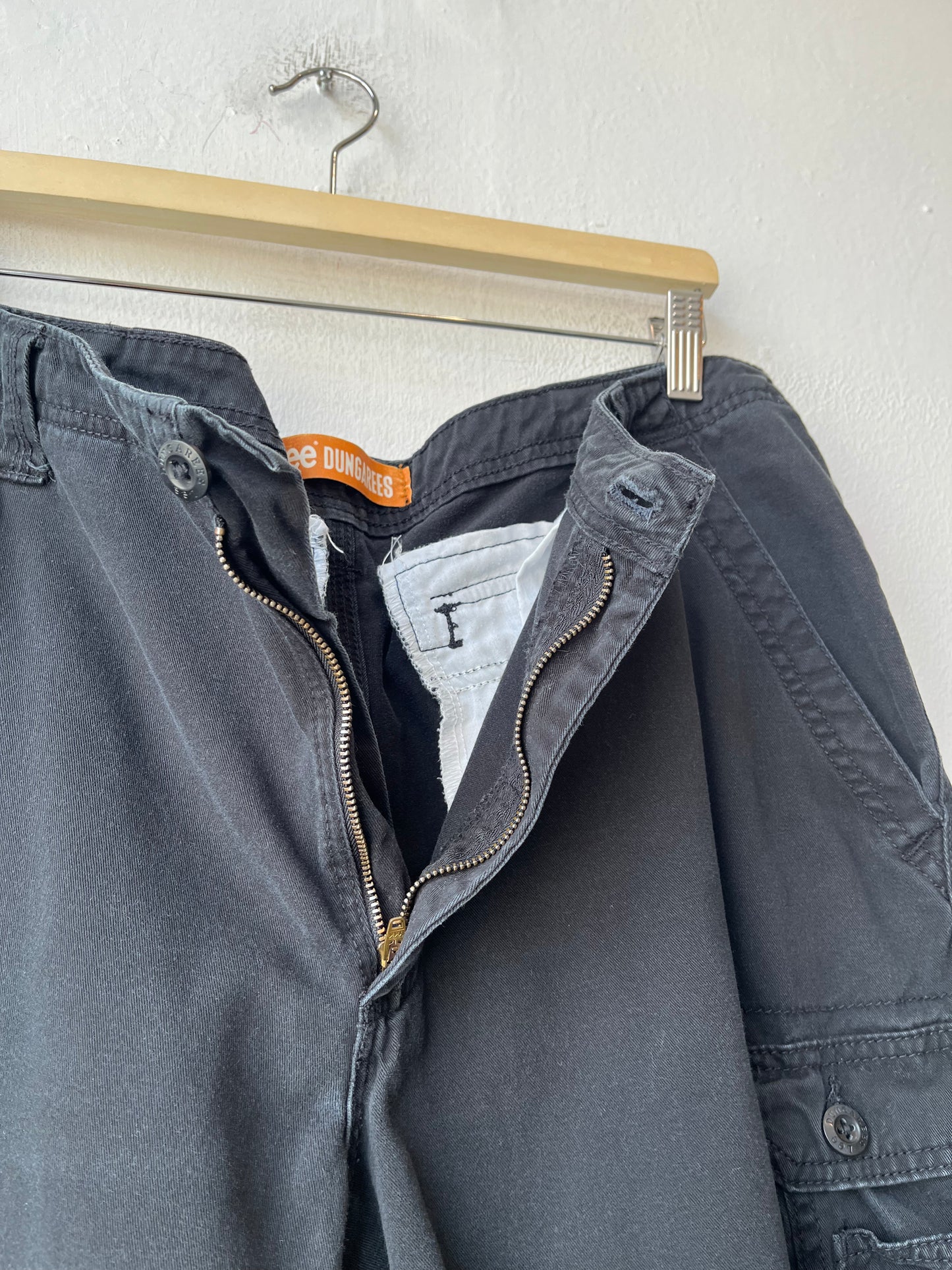 Y2K Lee Black Cargo Shorts 36"