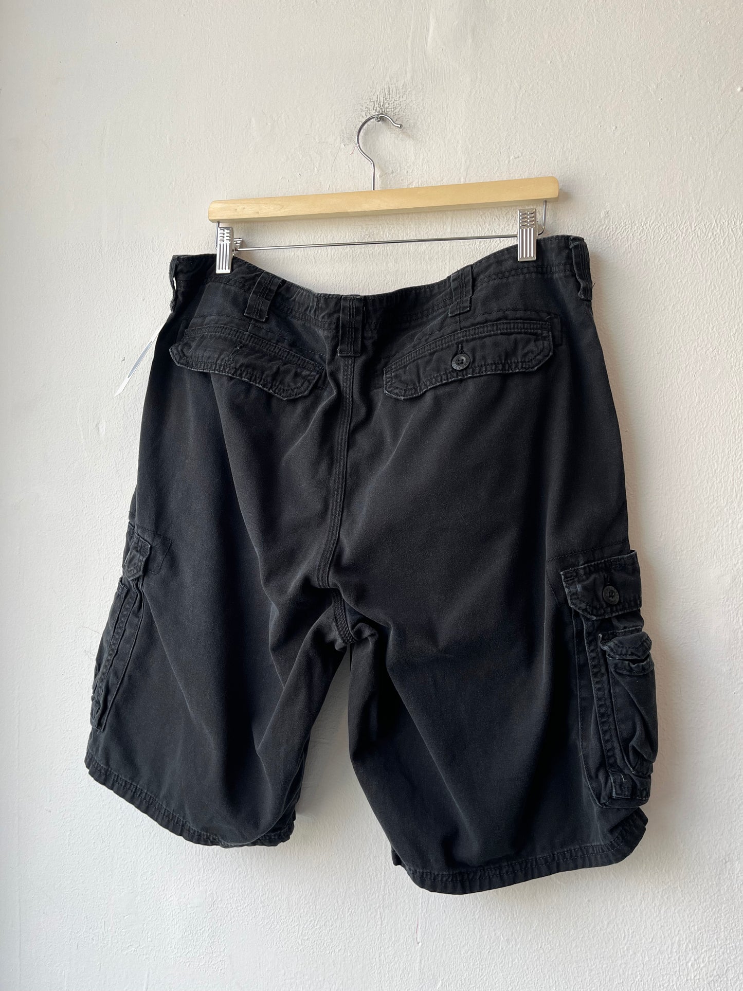 Y2K Lee Black Cargo Shorts 36"