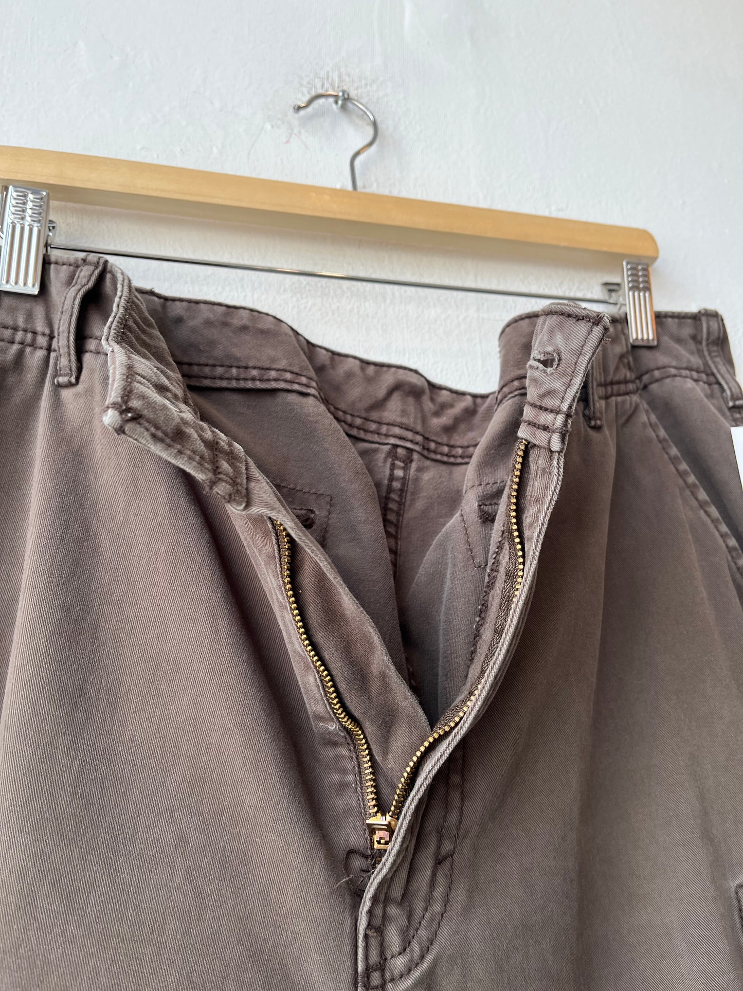 Y2K Levi's Cargo Shorts 38"