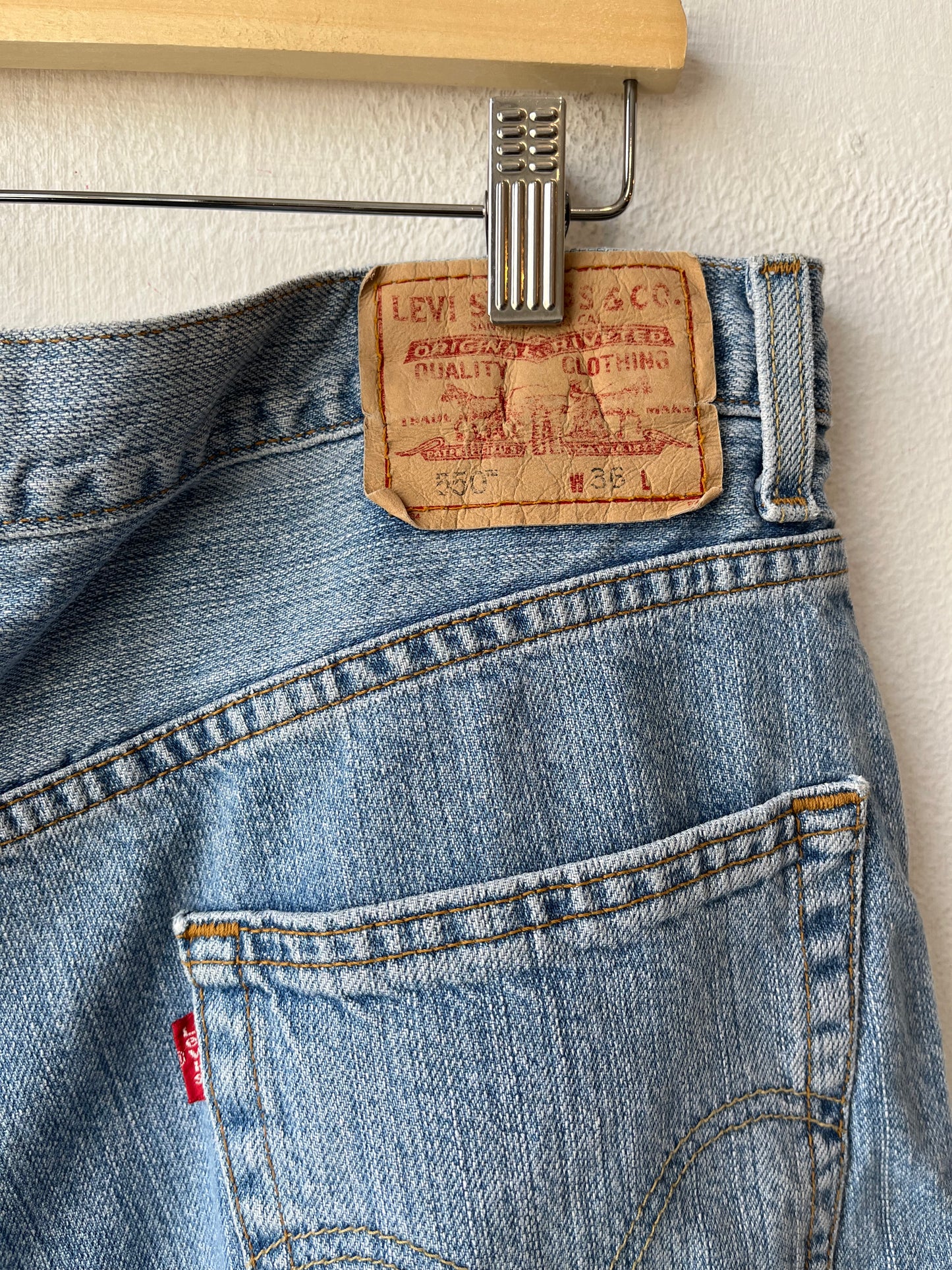 Y2K Levi's 550 Shorts 34"