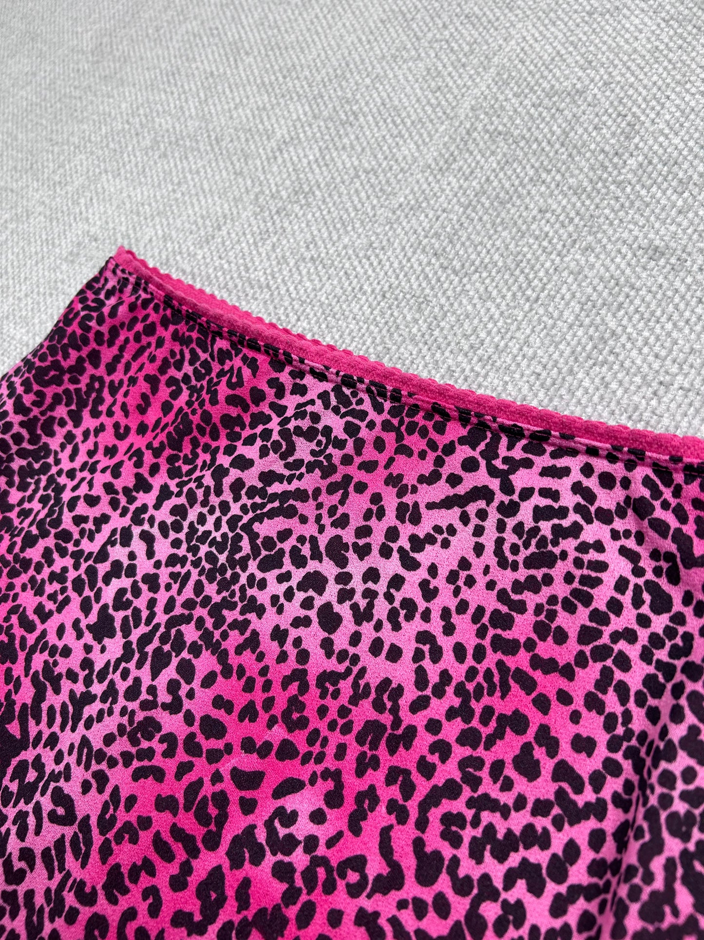 90's Pink Cheetah Skirt 22-28"