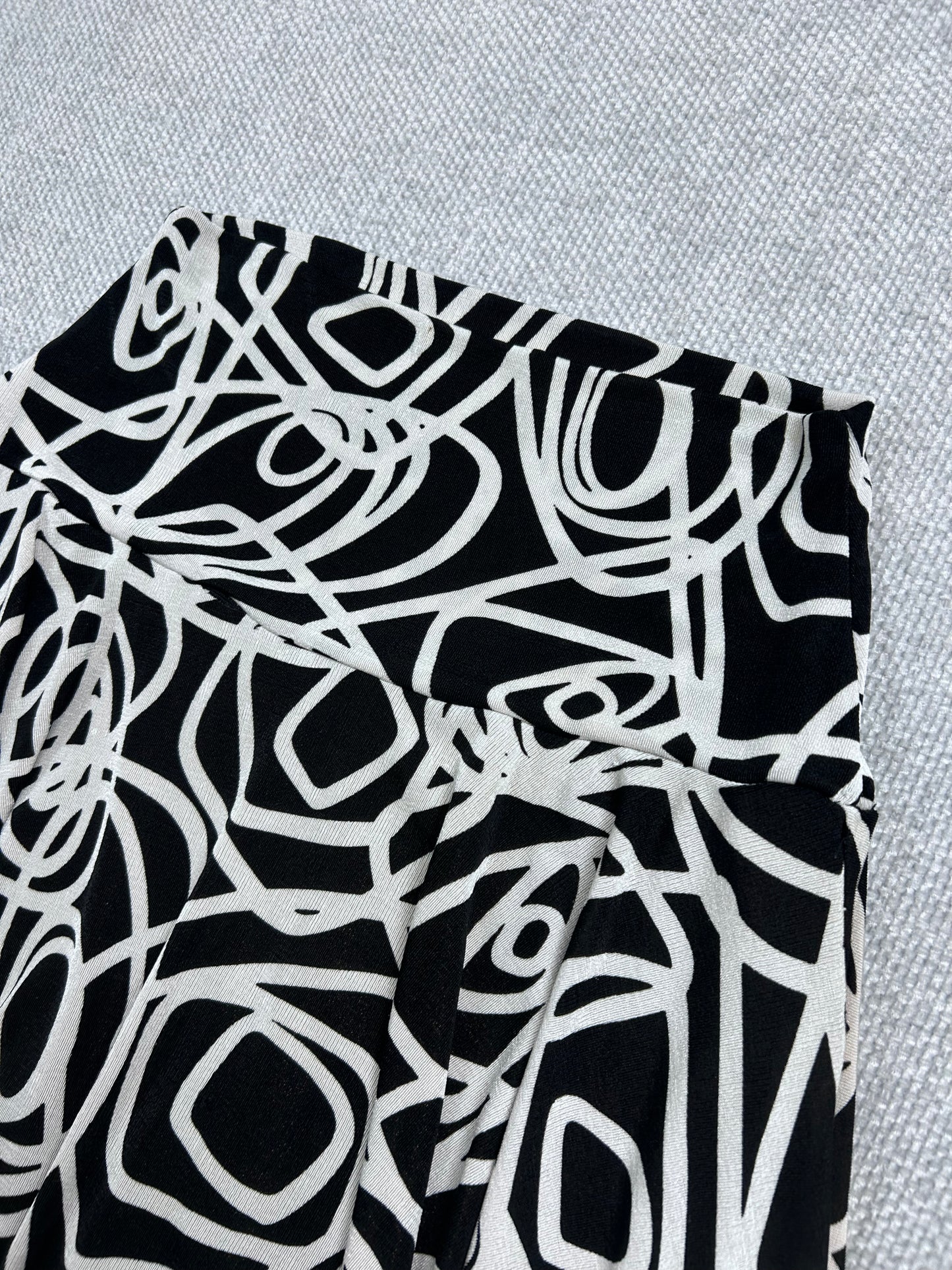 Y2K Asymmetrical Pattern Skirt 22-30"